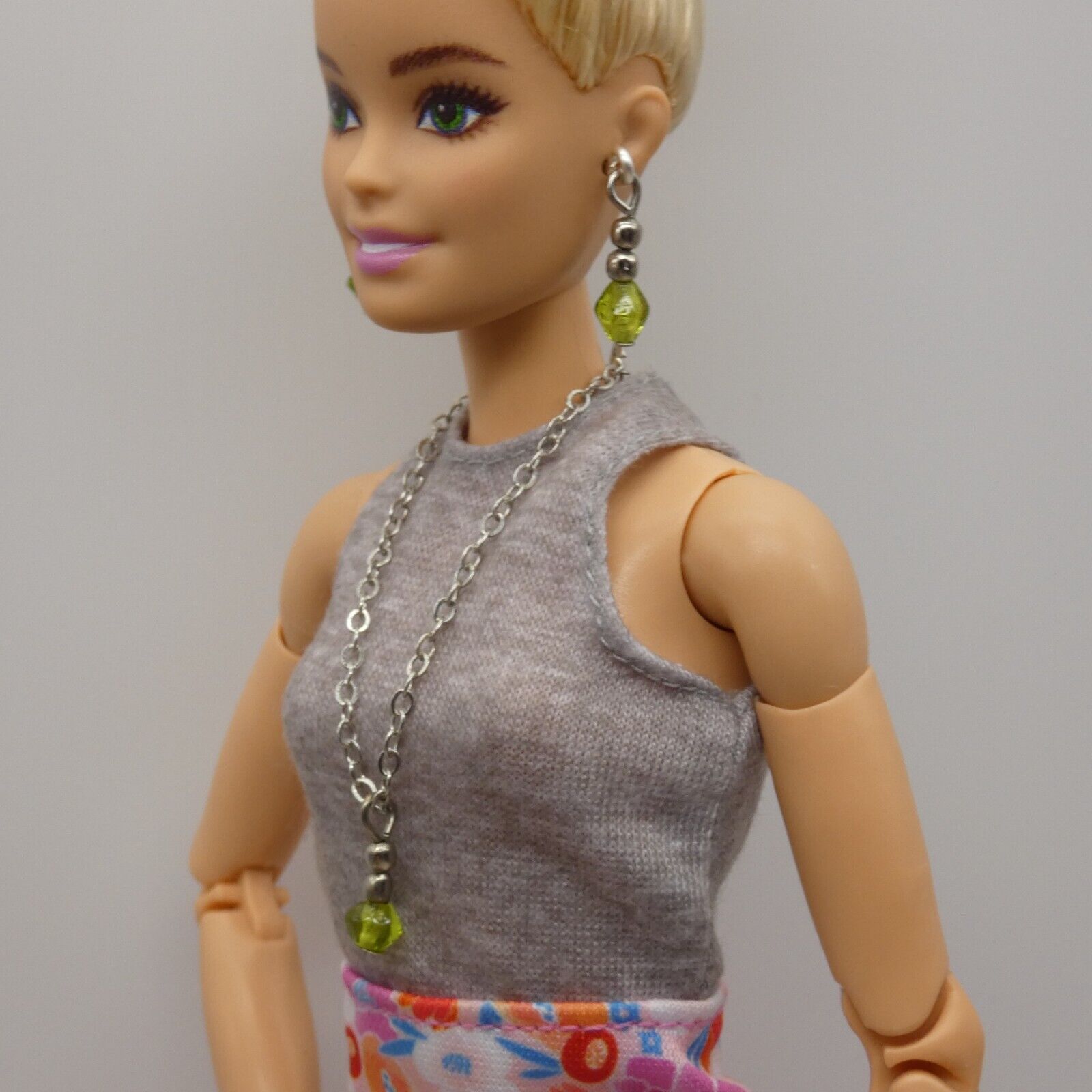 Barbie Doll Size Necklace And Earrings Green Faceted Pendant Silver Chain