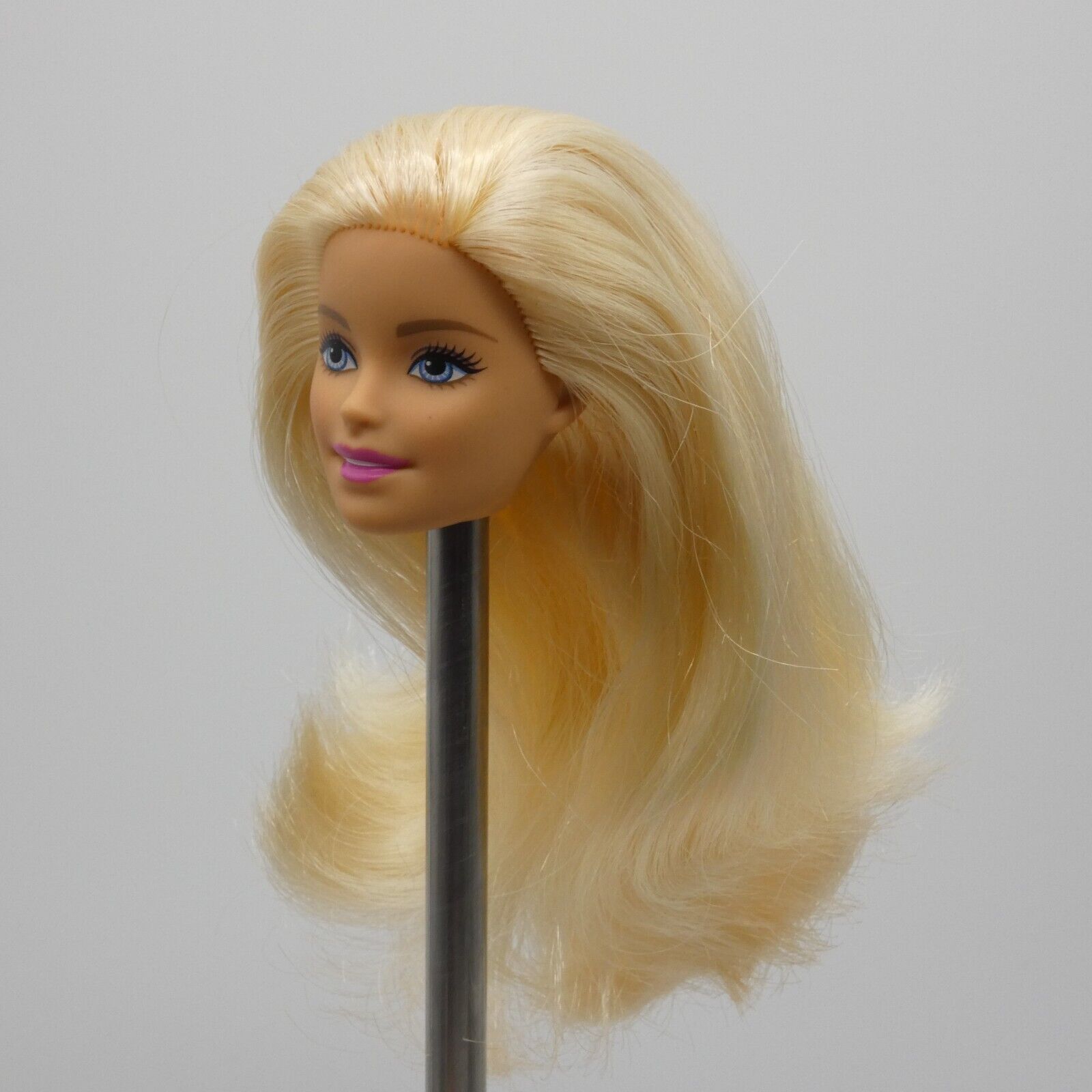 Barbie Fashion Doll Head Only Millie Face Blonde Blue Eyes Left Side Part Mattel