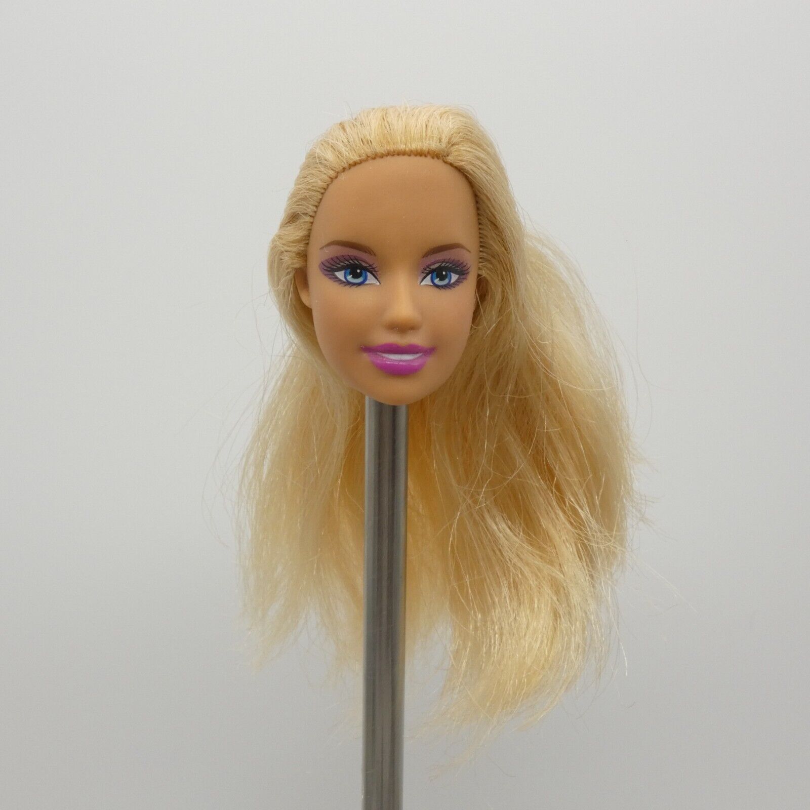 Barbie Fashion Fever Doll Head Medium Light Skin Blonde Hair 2008 Mattel