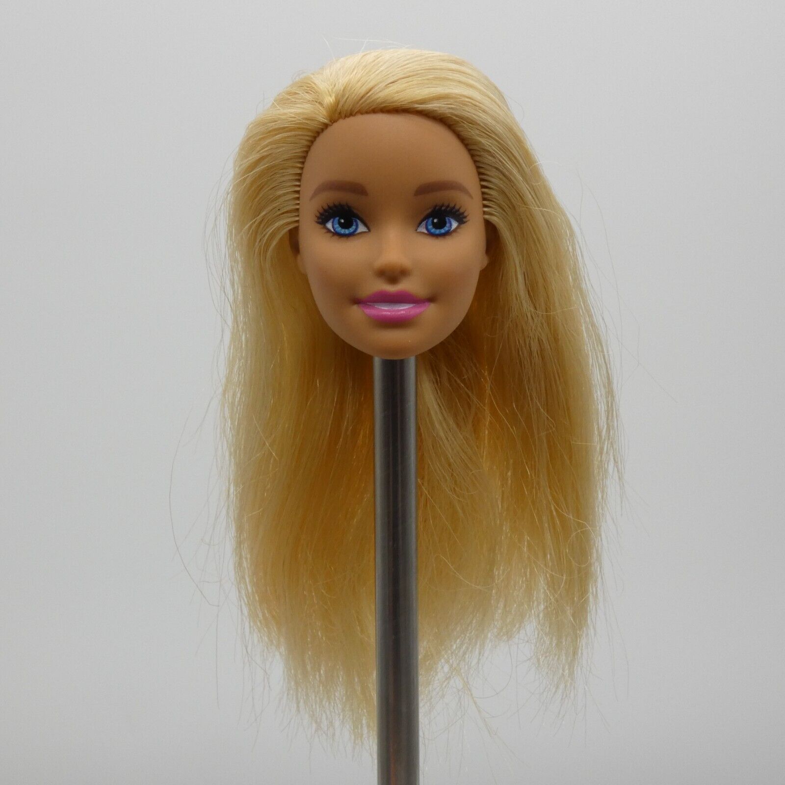 Barbie Beach Doll Head Only Millie Face Blonde Medium Light Skin 2016 DWK00