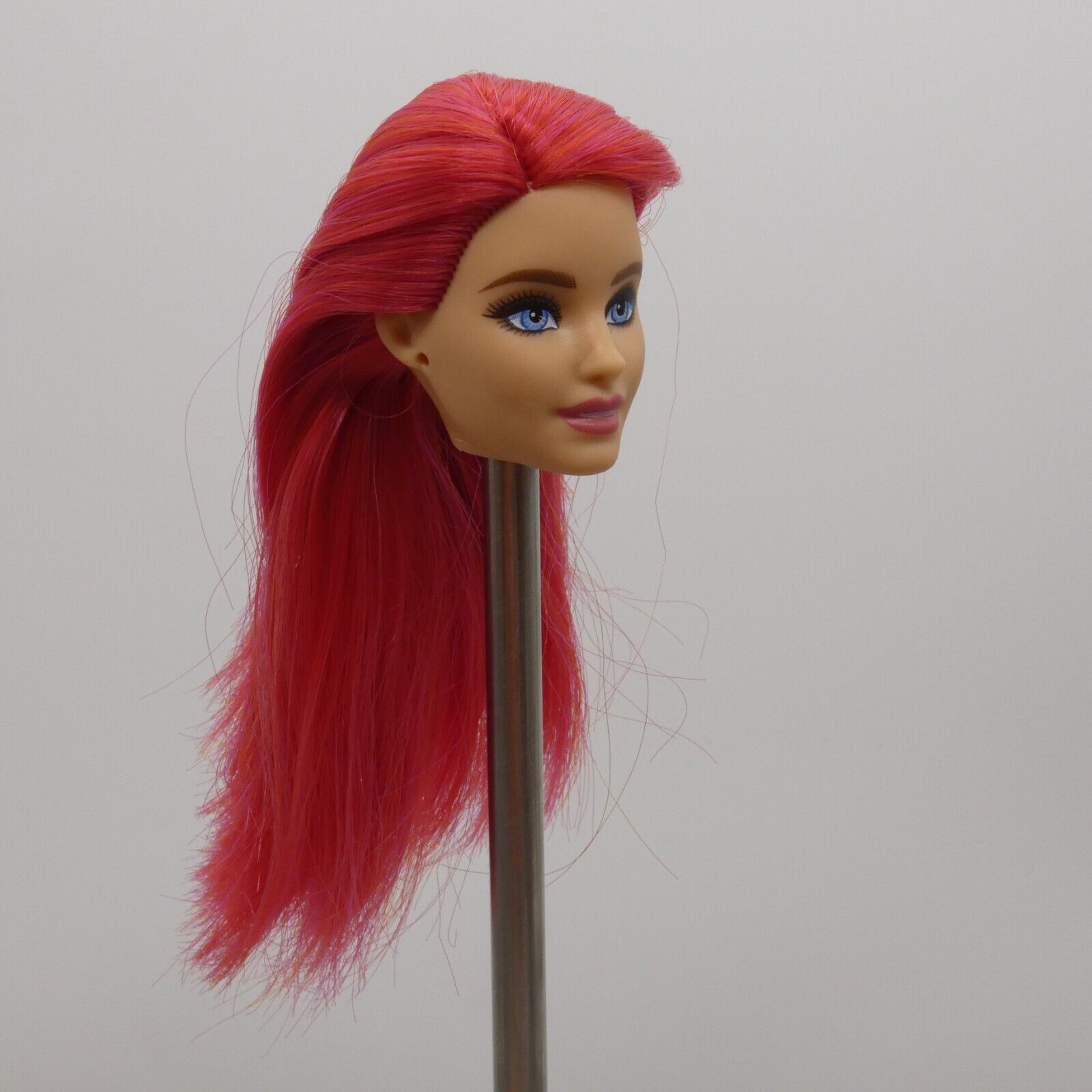 Barbie Fashionistas 168 Doll Head Neysa Face Red Hair Light Skin Blue Eyes GRB56