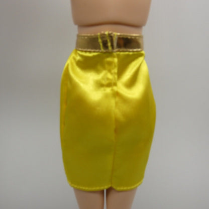 Barbie Doll Skirt Yellow Shiny Gold Band Signature Looks 19 2023 Mattel HJX28