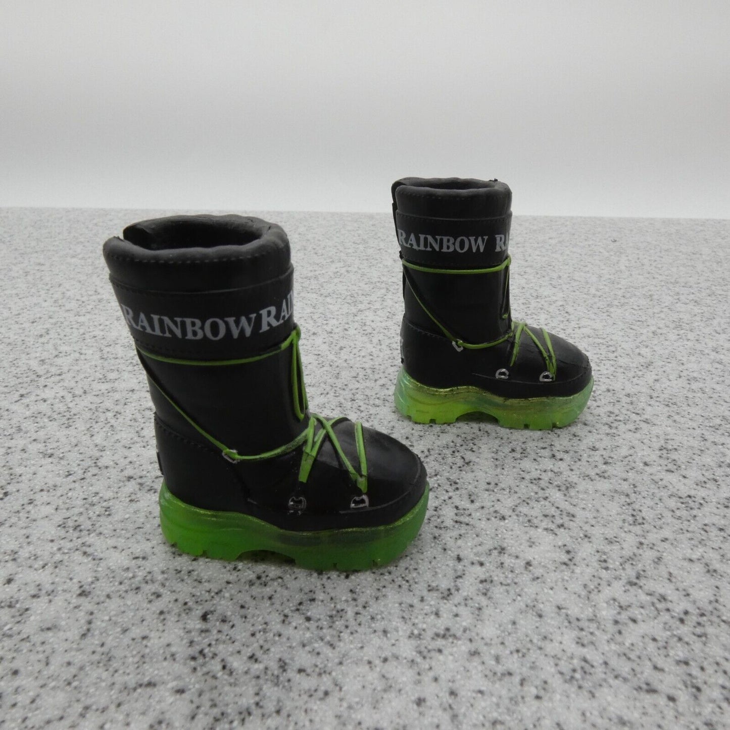 Rainbow High Jade Hunter Winter Break Doll Boots Shoes Green 2021 MGA 574781