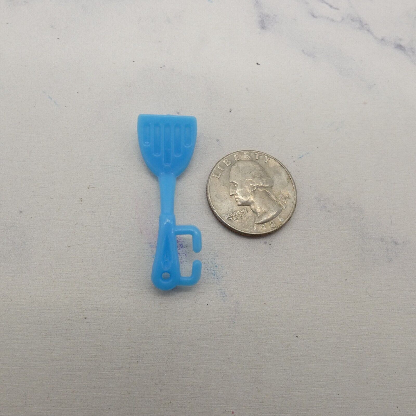 Barbie Barbie Spaghetti Chef Doll Accessory Blue Spatula 2016 Mattel DMC36