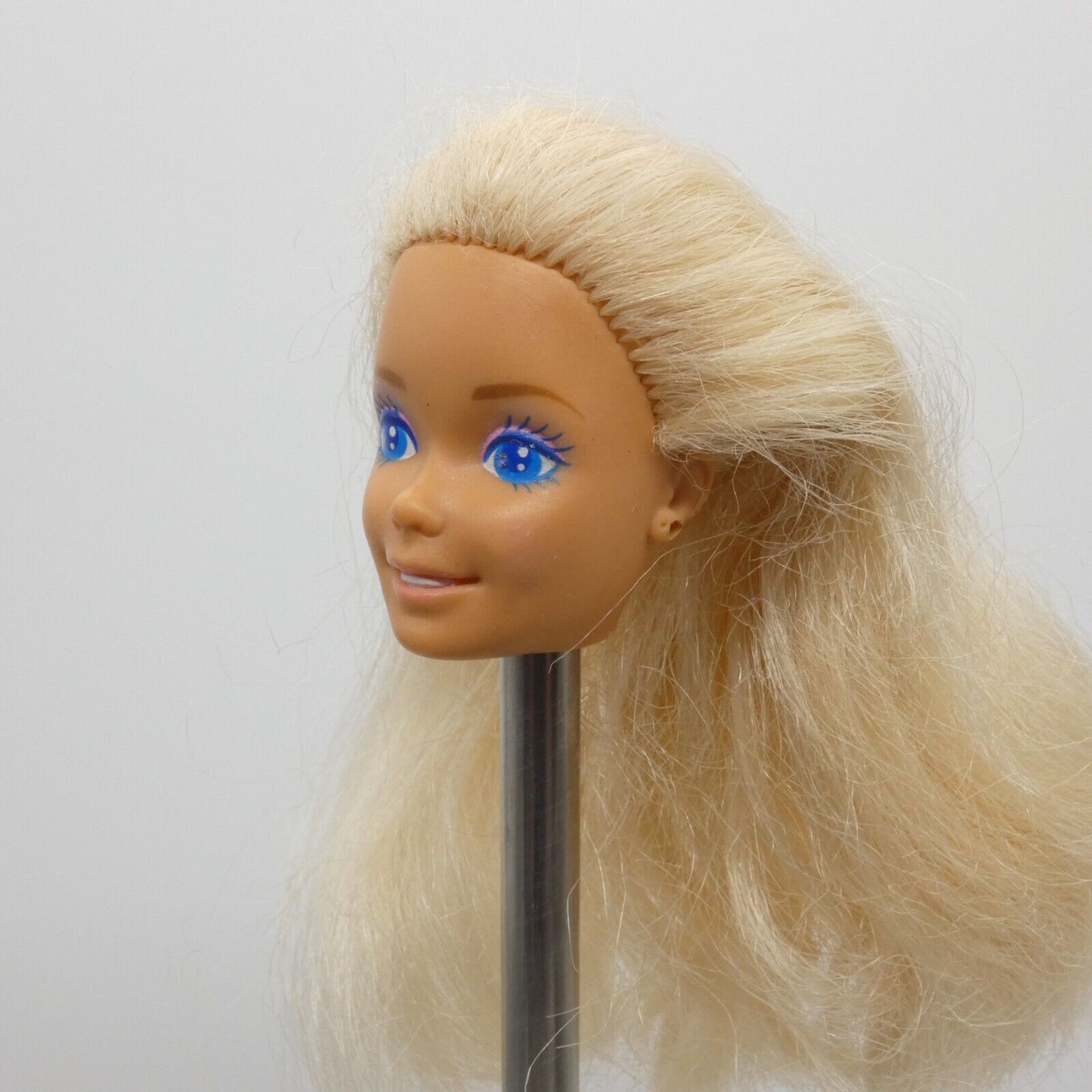 Barbie Dance Magic Doll Head Medium Light Skin Blue Eyes 1989 Mattel 4836