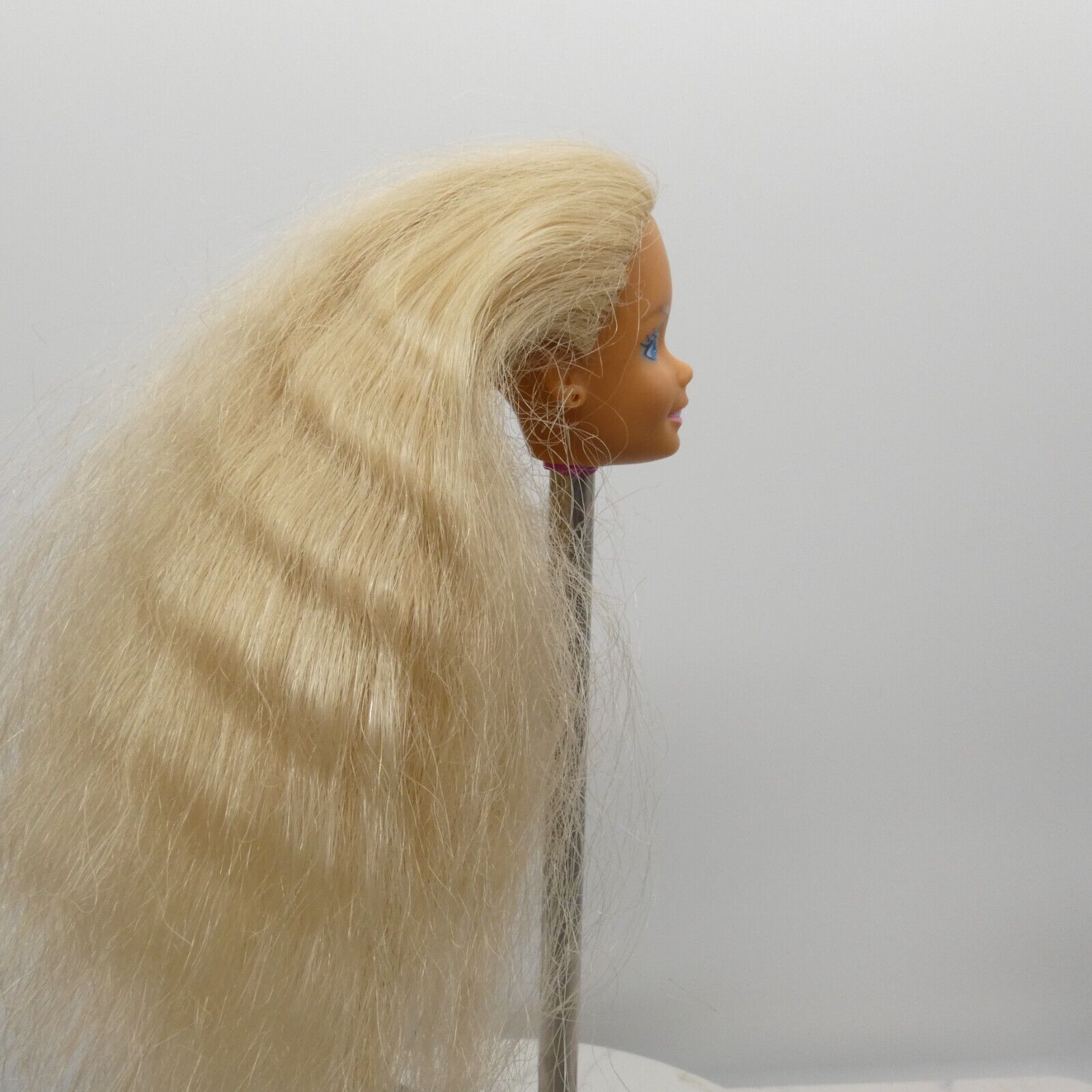 Barbie Doll Head Only Superstar Face Blonde Wavy Crimped Hair Medium Light Tan