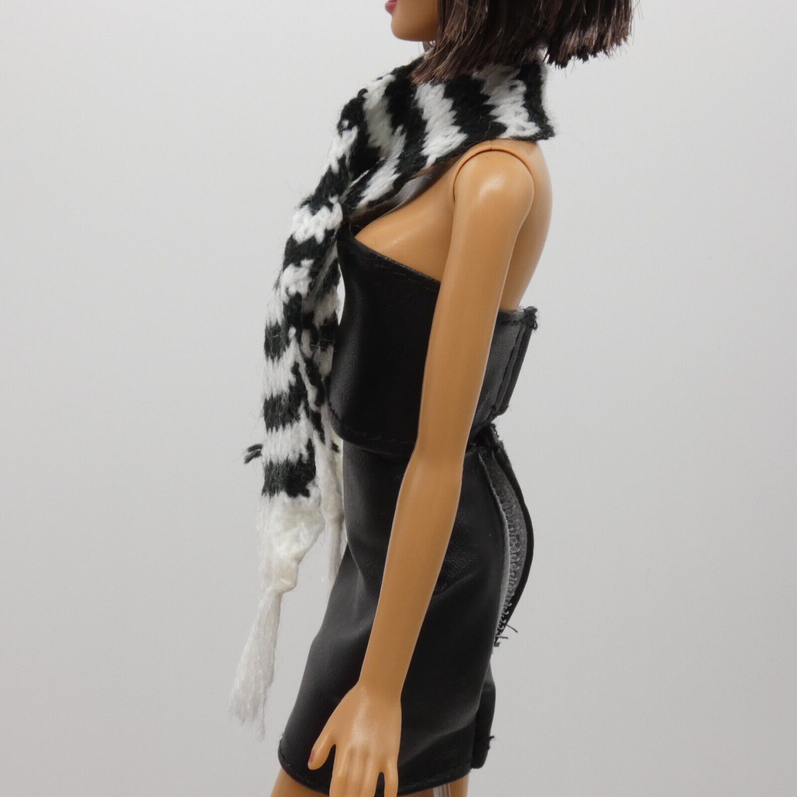 Scarf For Integrity Toys Barbie Size Doll Black White Stripe Fringe Knitted FR