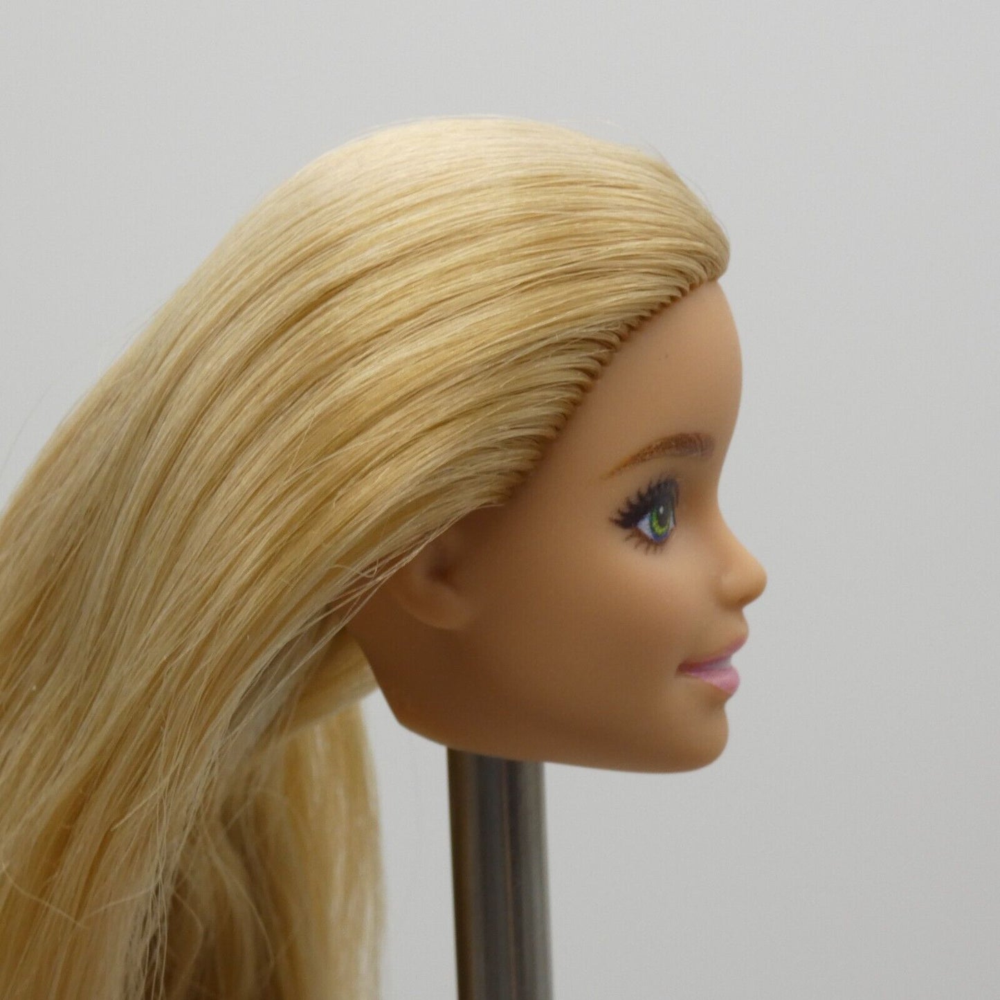 Barbie Doll Head Millie Face Blonde Green Eyes Light Skin 2022 Mattel HGM59