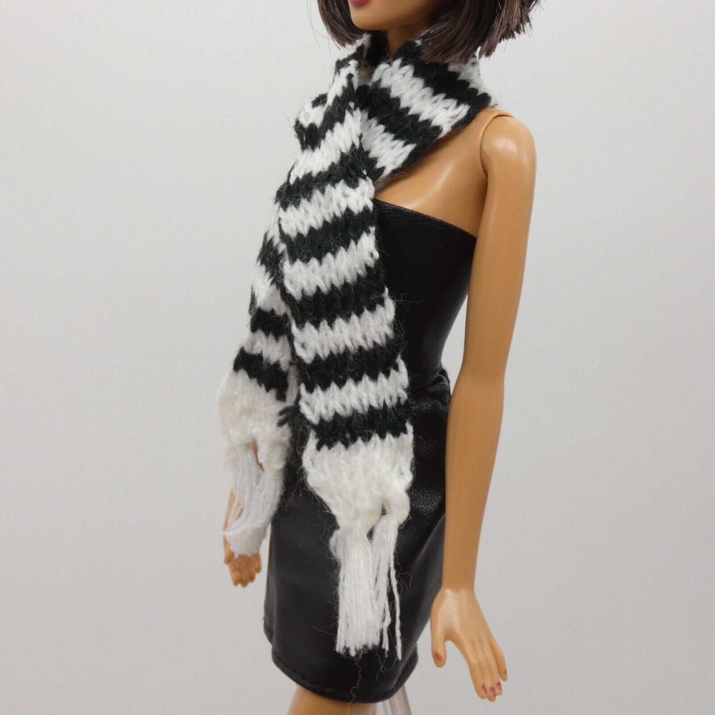 Scarf For Integrity Toys Barbie Size Doll Black White Stripe Fringe Knitted FR