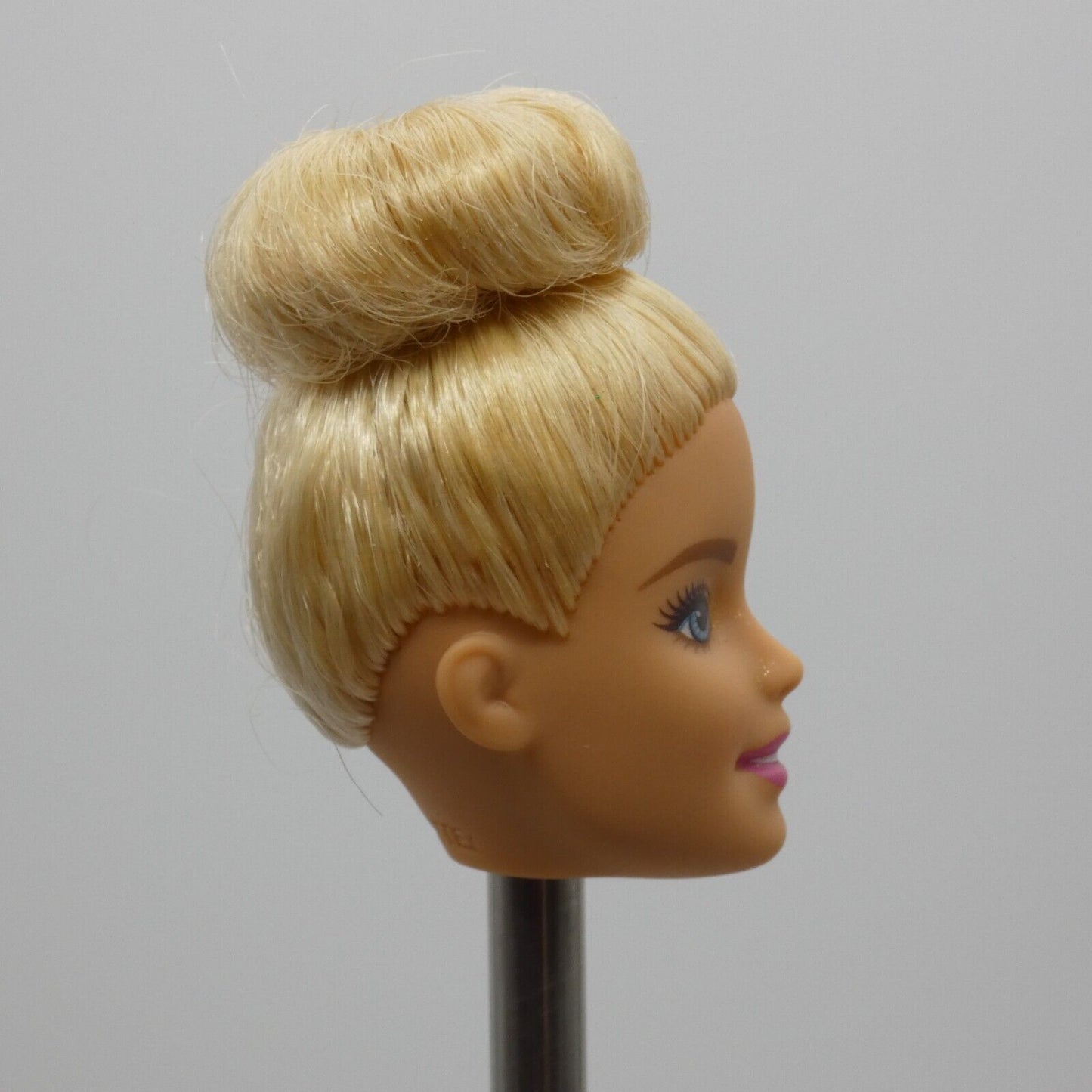 Barbie Ballet Instructor Doll Head Millie Face Light Skin Blonde Hair 2017 DXC93