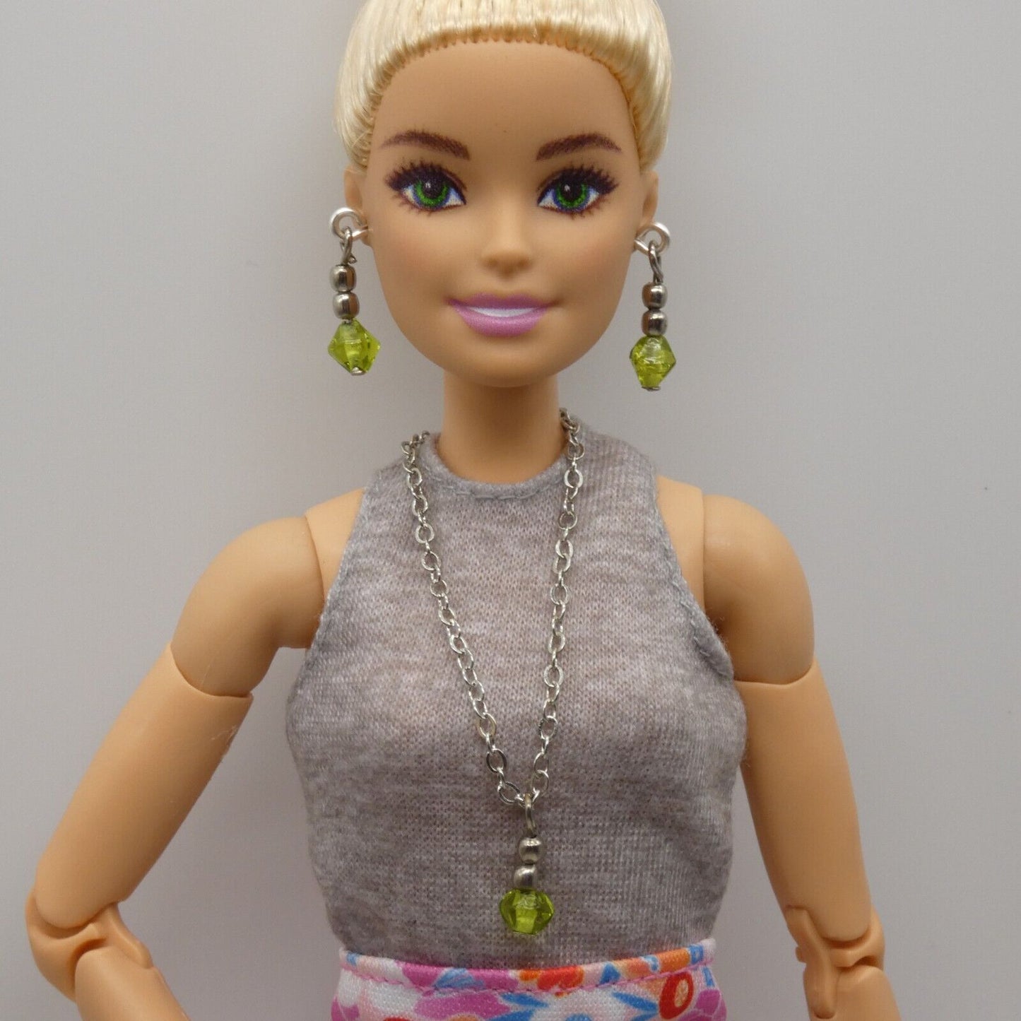 Barbie Doll Size Necklace And Earrings Green Faceted Pendant Silver Chain