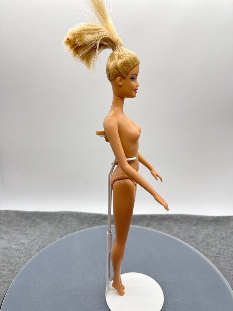 Barbie Doll Generation Girl Face Nude Swimming Motion CEO Mattel 2011 Body