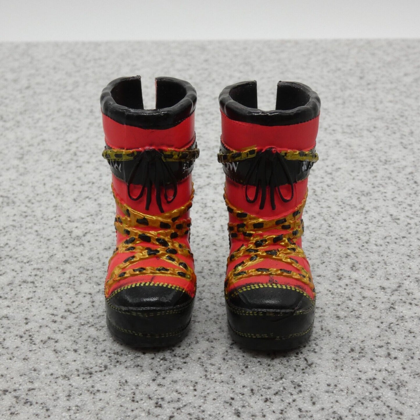 Rainbow High Ruby Anderson Winter Break Doll Boots Red Black 2021 MGA 574286