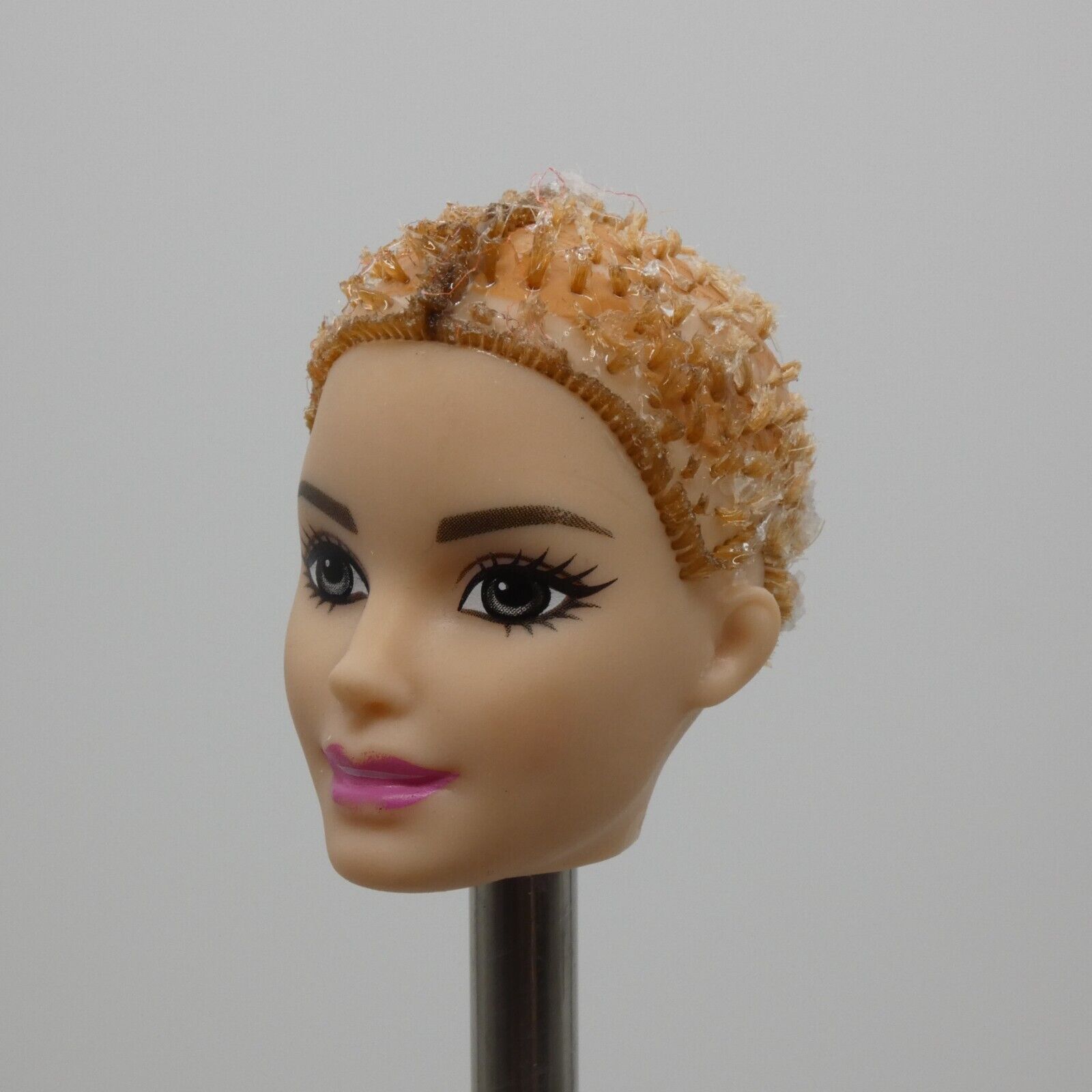 Barbie Neysa Face Doll Head Blonde Green Eyes Light Skin 2018 Mattel FTG84