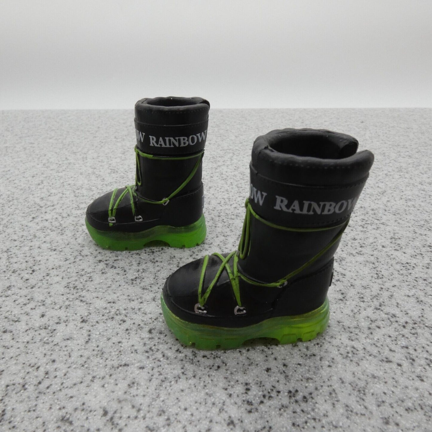 Rainbow High Jade Hunter Winter Break Doll Boots Shoes Green 2021 MGA 574781