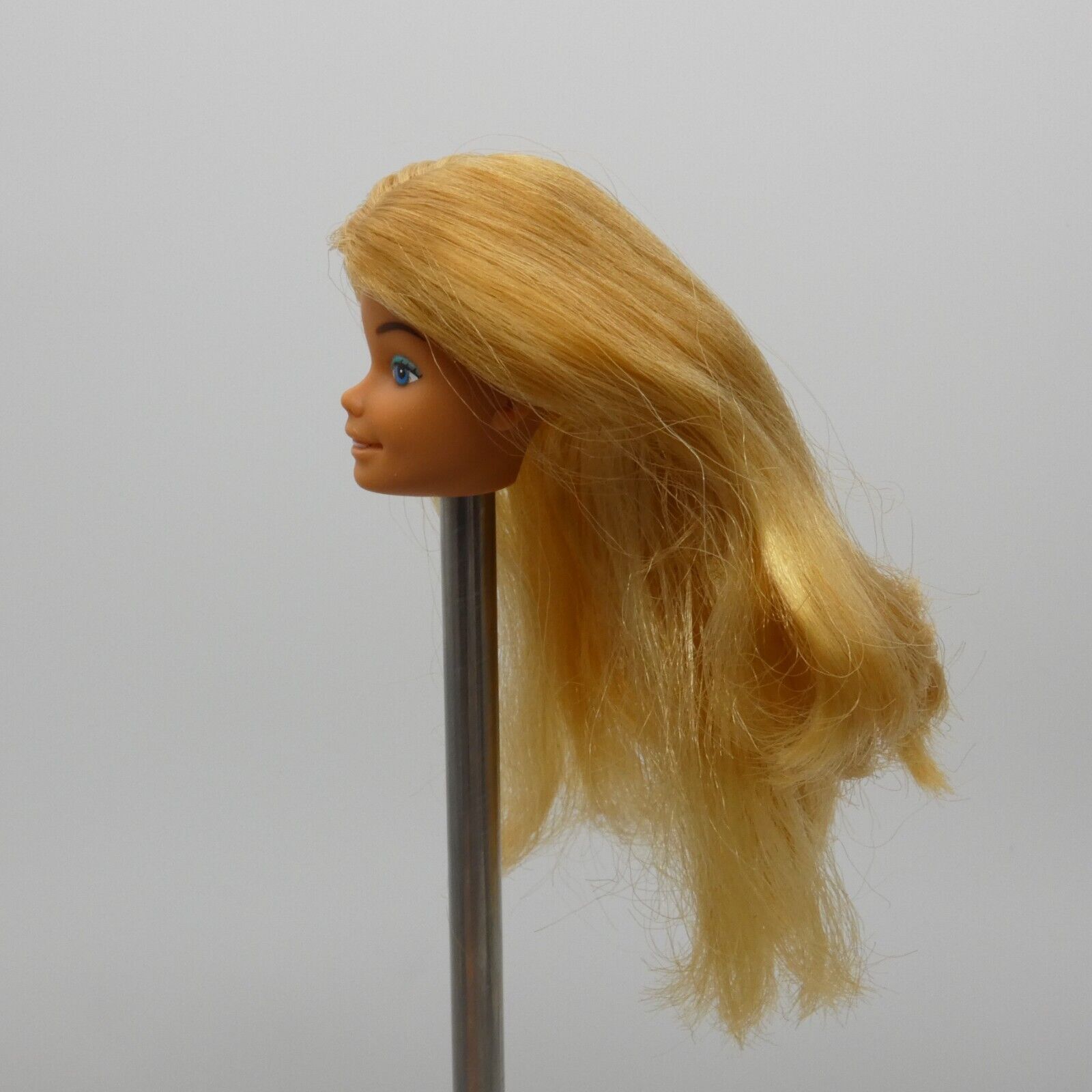 Barbie Malibu Doll Head Only SuperStar Tan Medium Light Skin Hong Kong D Mattel