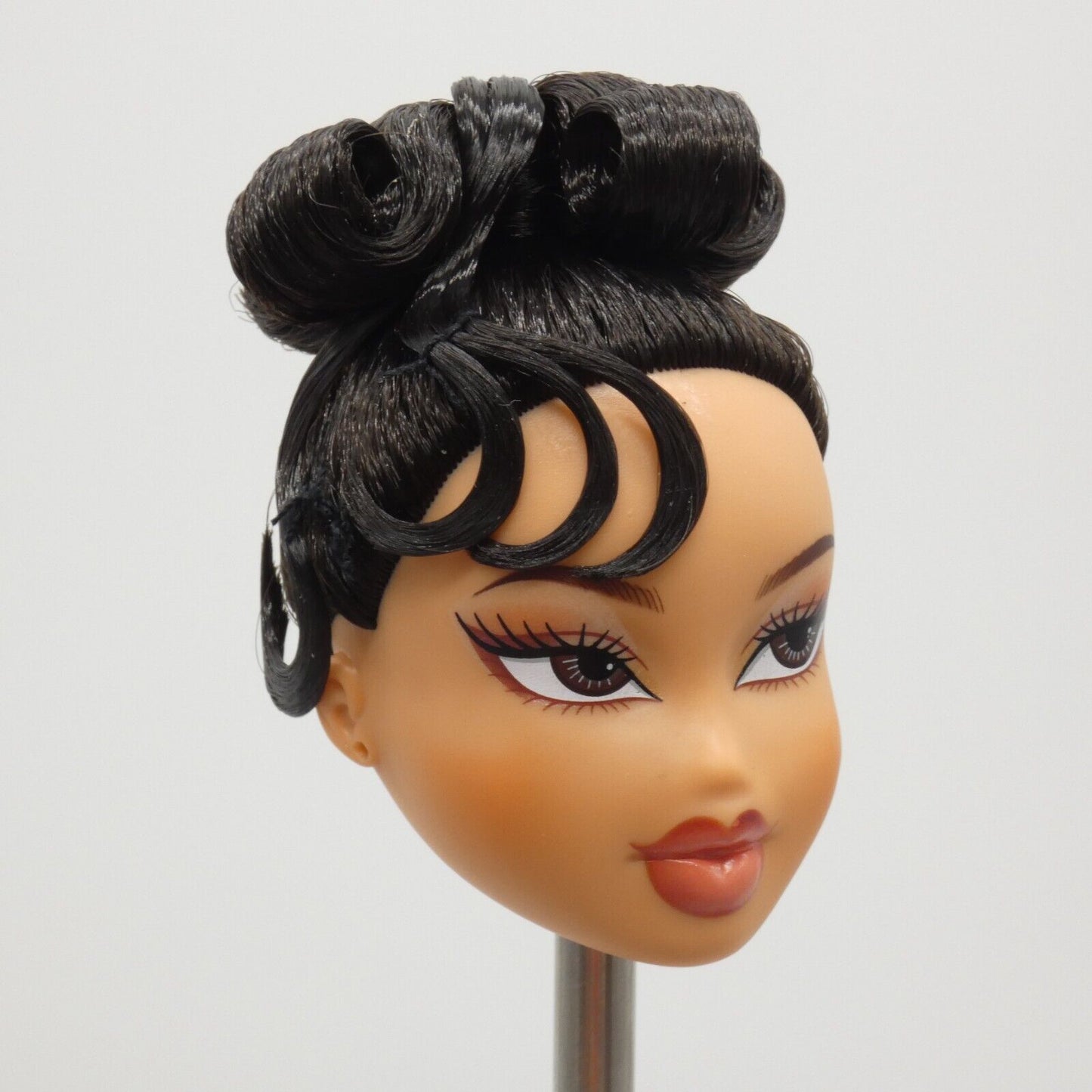 Bratz Doll Head Only Medium Light Tan Skin Kylie Jenner Night 2023 588115 O17D