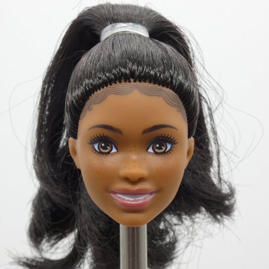 Barbie Made to Move Yoga Doll Head Brooklyn Face Medium Skin 2023 Mattel HRH28