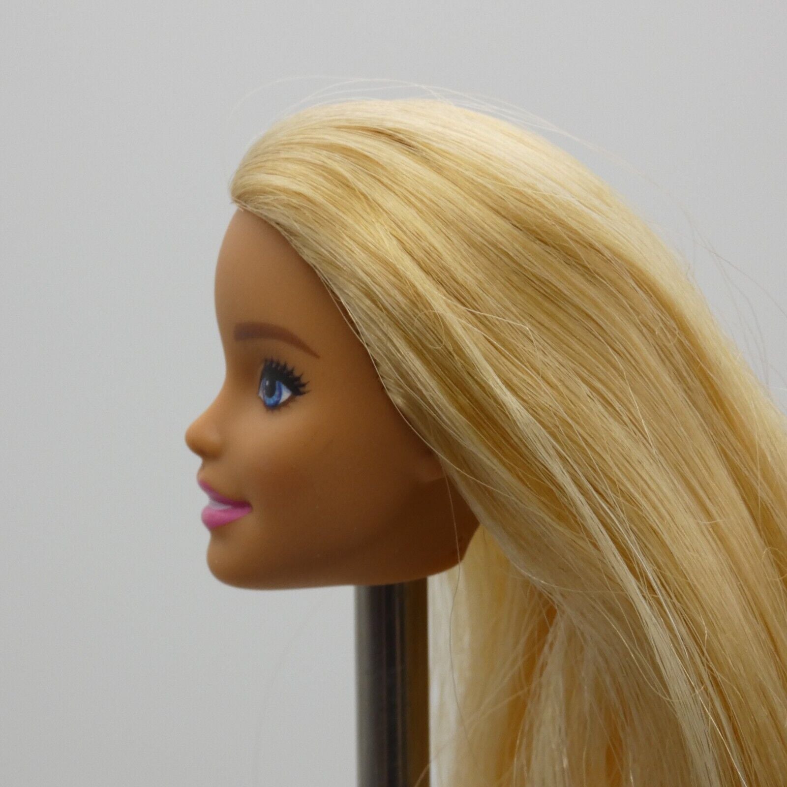 Barbie Beach Doll Head Only Millie Face Blonde Medium Light Skin 2016 DWK00