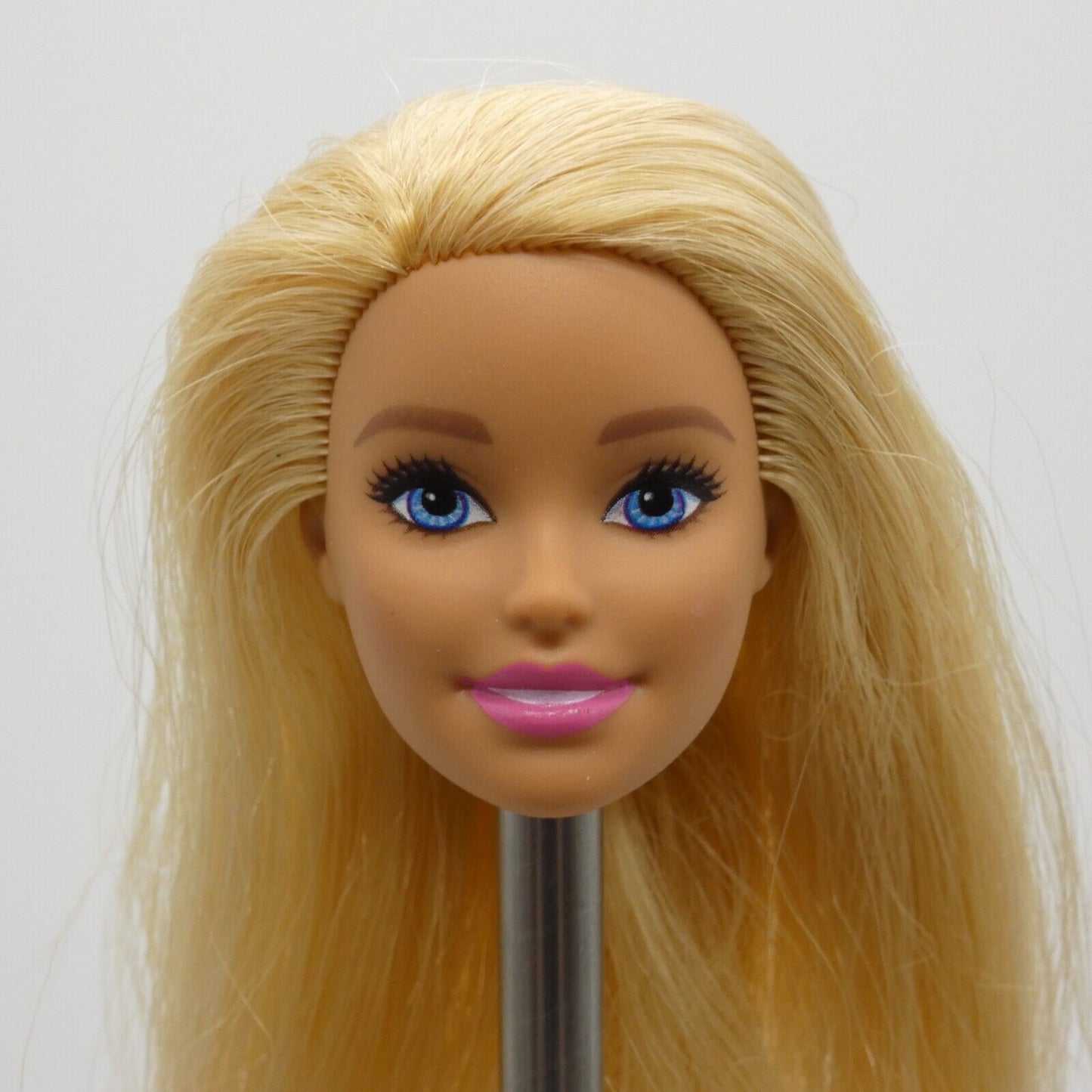 Barbie Beach Doll Head Only Millie Face Blonde Medium Light Skin 2016 DWK00