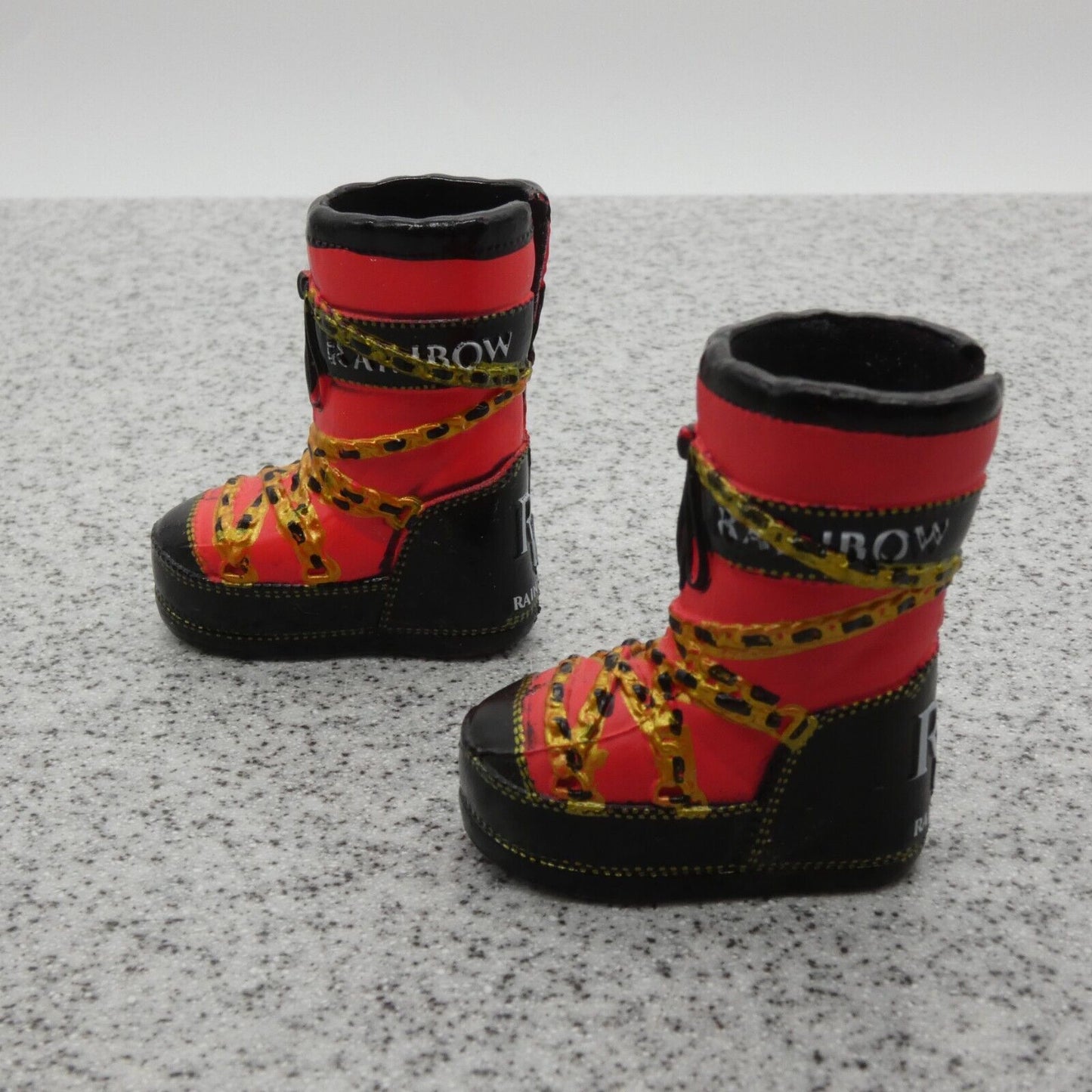 Rainbow High Ruby Anderson Winter Break Doll Boots Red Black 2021 MGA 574286