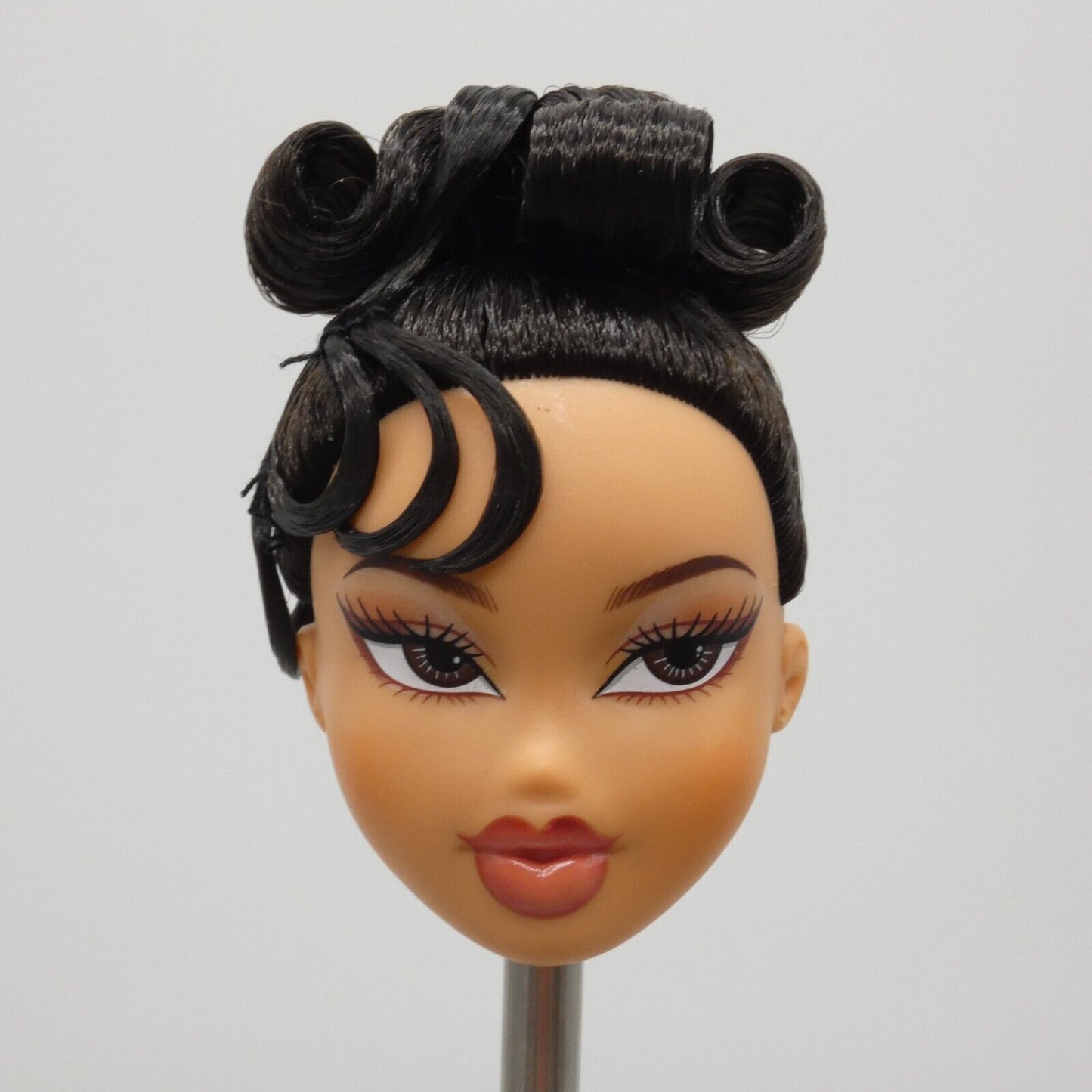 Bratz Doll Head Only Medium Light Tan Skin Kylie Jenner Night 2023 588115 O17D