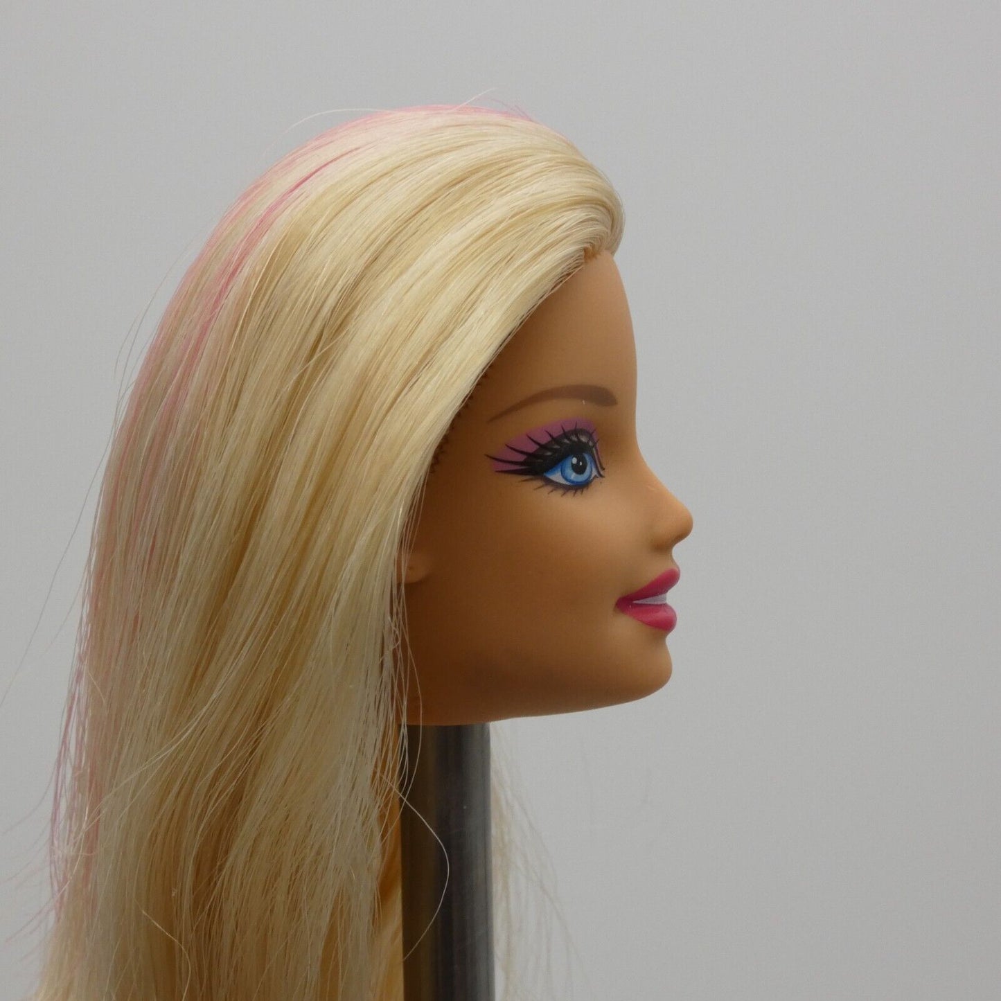 Barbie In A Mermaid Tale 2 Merliah Doll Head Blonde Pink Hair 2012 X0093 Mattel