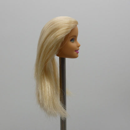 Barbie Doll Head Millie Face Blonde Green Eyes Light Skin 2016 Mattel DHL82