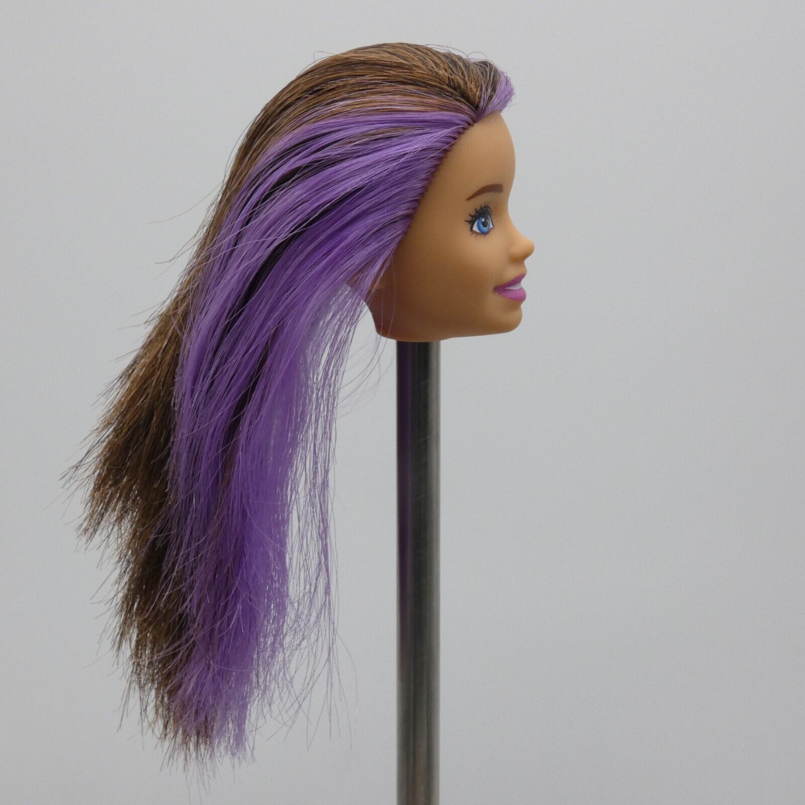 Barbie Skipper Babysitter Doll Head Brown Hair Purple Eyes Light Skin 2018 FJB00