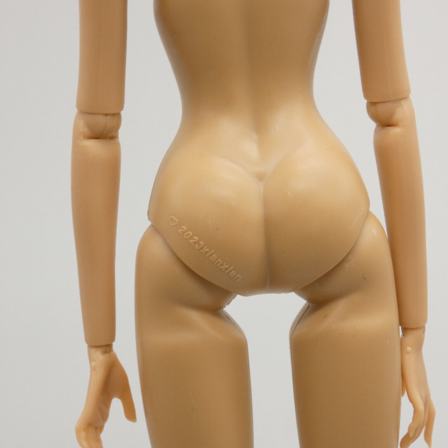 Fashion Doll Body Light Skin Articulated Knees Elbows Wrists Chest Xian Xian O9