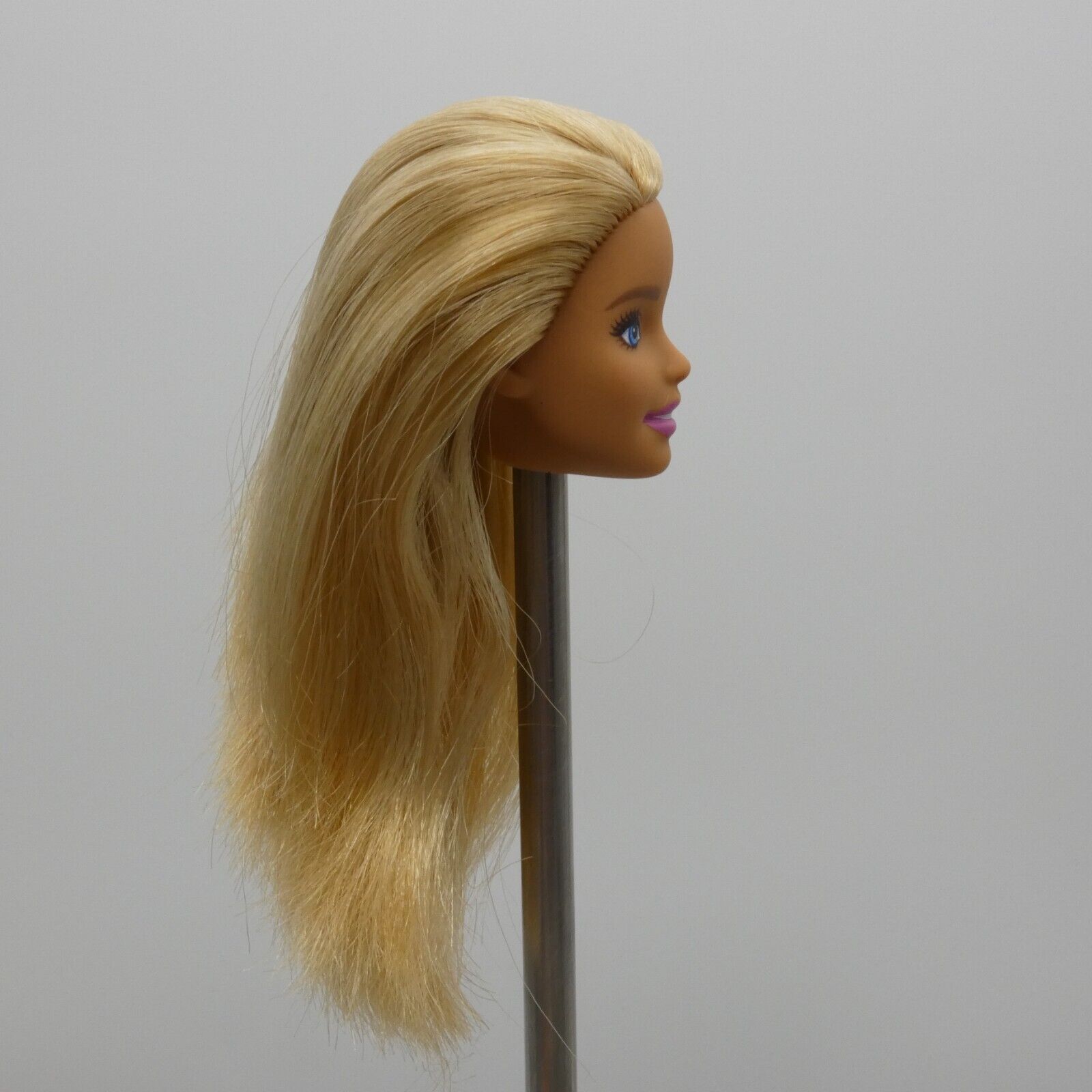 Barbie Fashionistas Doll Head Millie Face Blonde Medium Light Skin T7439