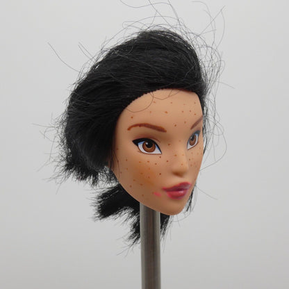 Disney Princess Pocahontas Doll Head Medium Skin Royal Shimmer Hasbro C-031G TLC