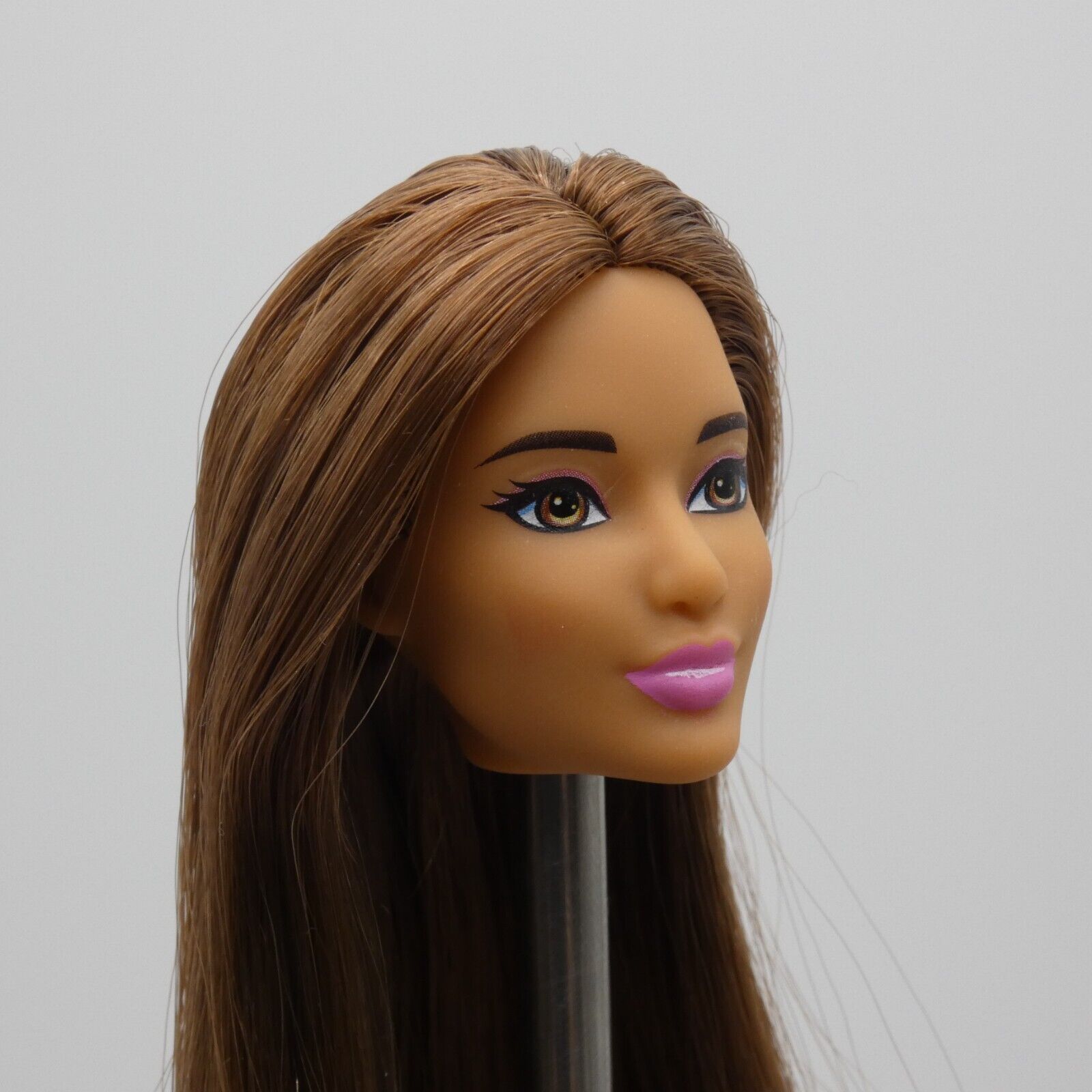 Barbie Dreamtopia June Face Doll Head Brown Hair Medium Light Skin Mattel FVR05