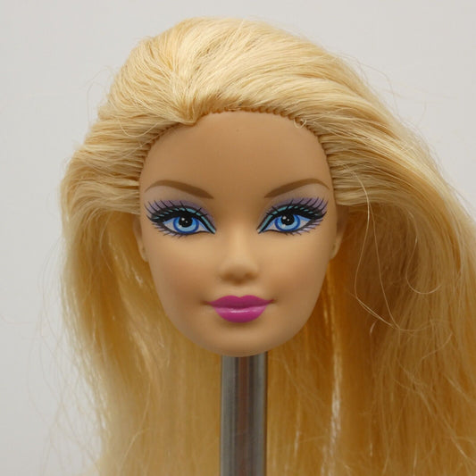 Barbie Fashionistas Clutch Wave 1 Doll Head Blonde Hair Closed Mouth 2012 W3898