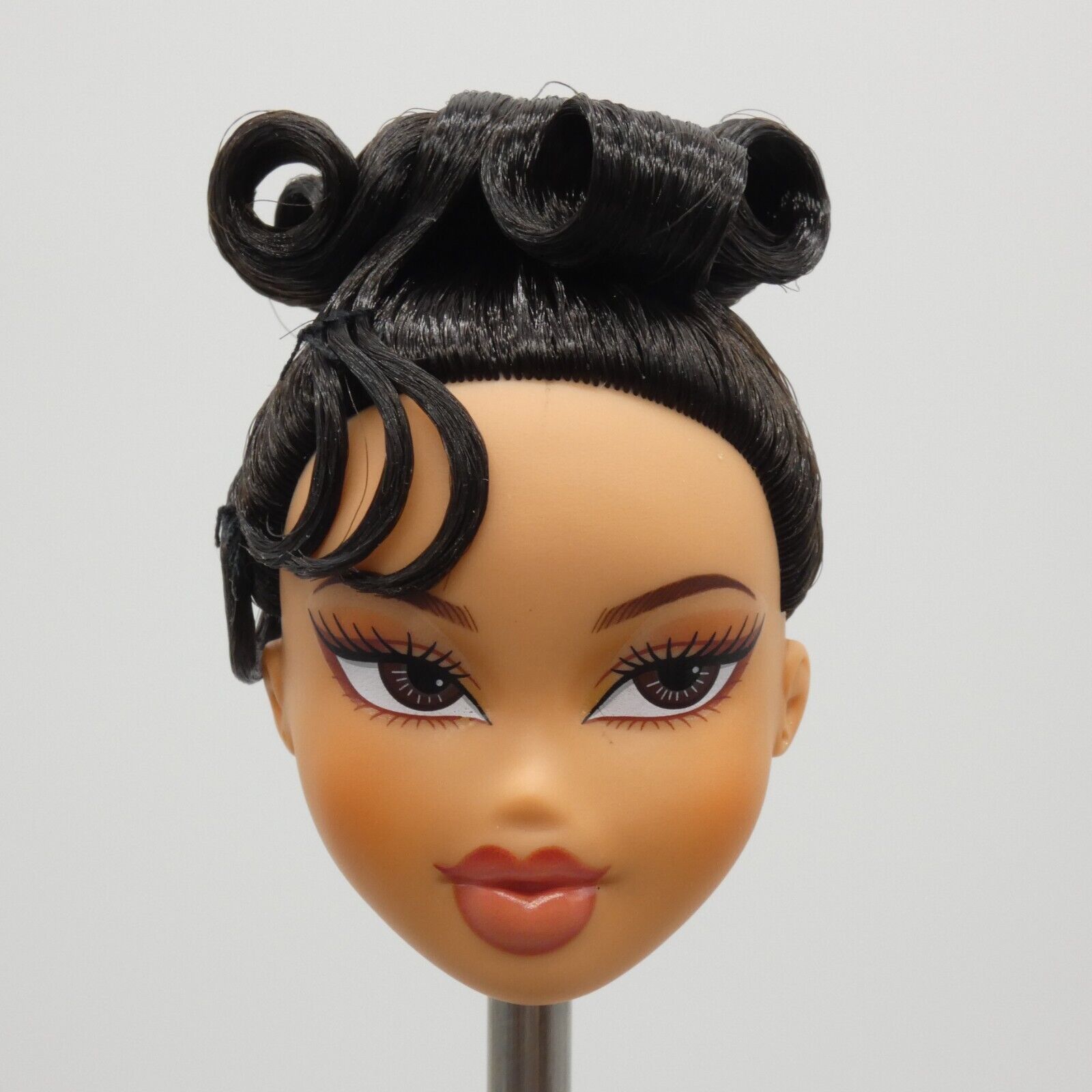 Bratz Doll Head Only Medium Light Tan Skin Kylie Jenner Night 2023 588115 O17A