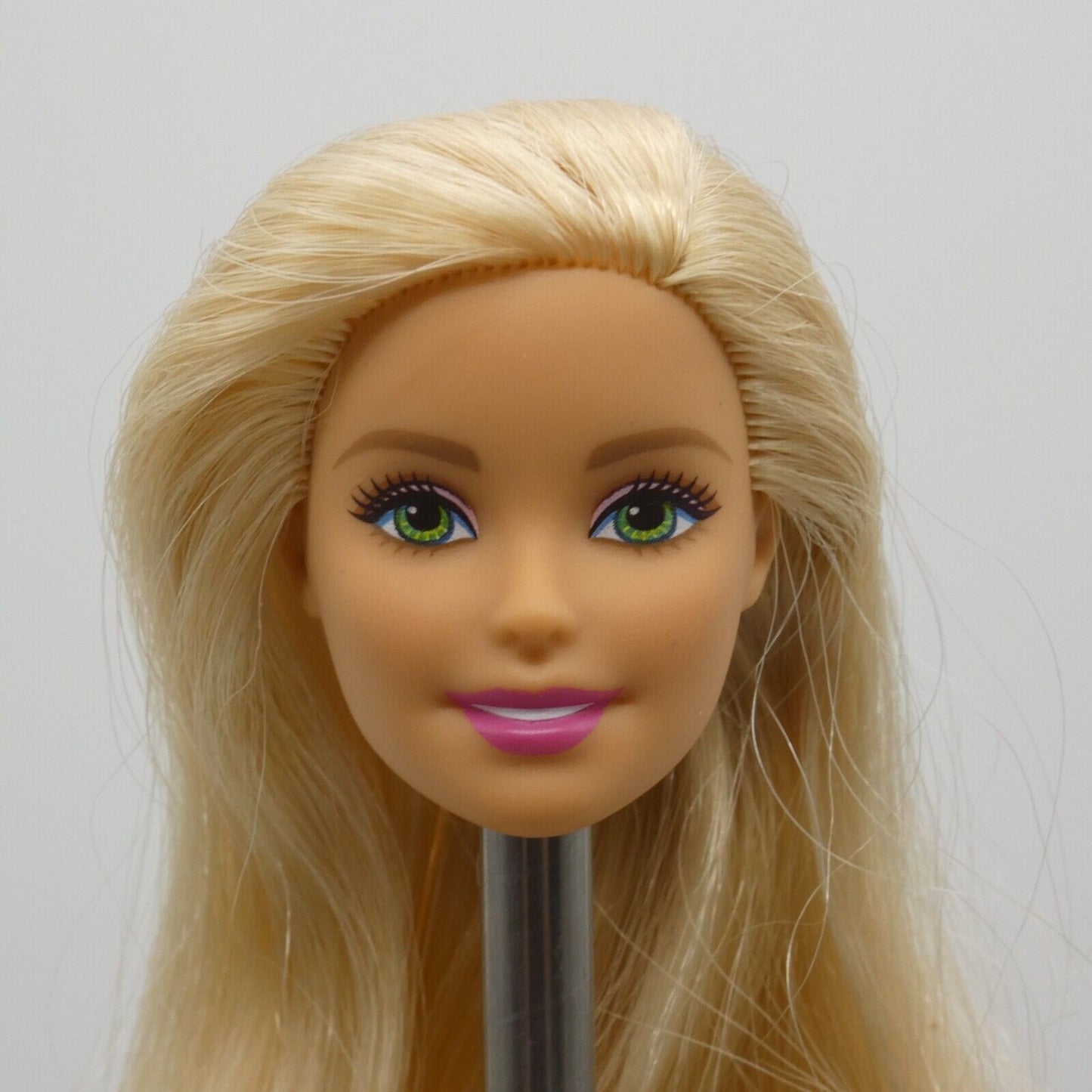 Barbie Doll Head Millie Face Blonde Green Eyes Light Skin 2016 Mattel DHL82