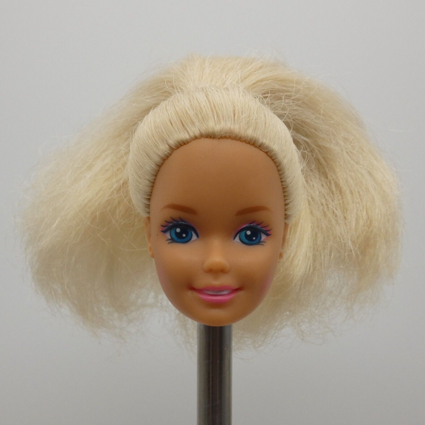 Barbie Fun To Dress Doll Head SuperStar Blonde Medium Light Skin 1993 3240