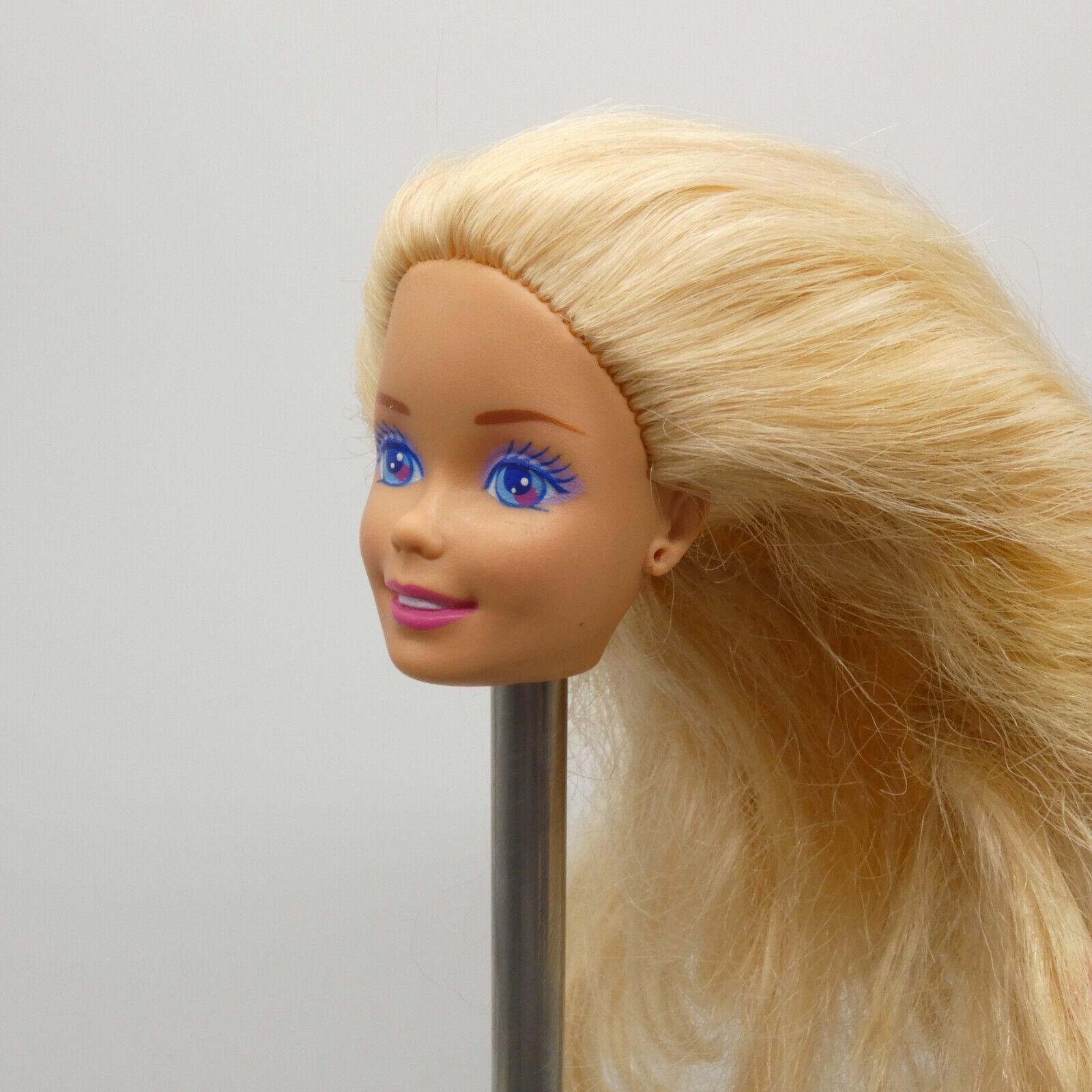 Style Magic Barbie Doll Head Superstar Face Wavy Shortened Hair 1988 Mattel 1283