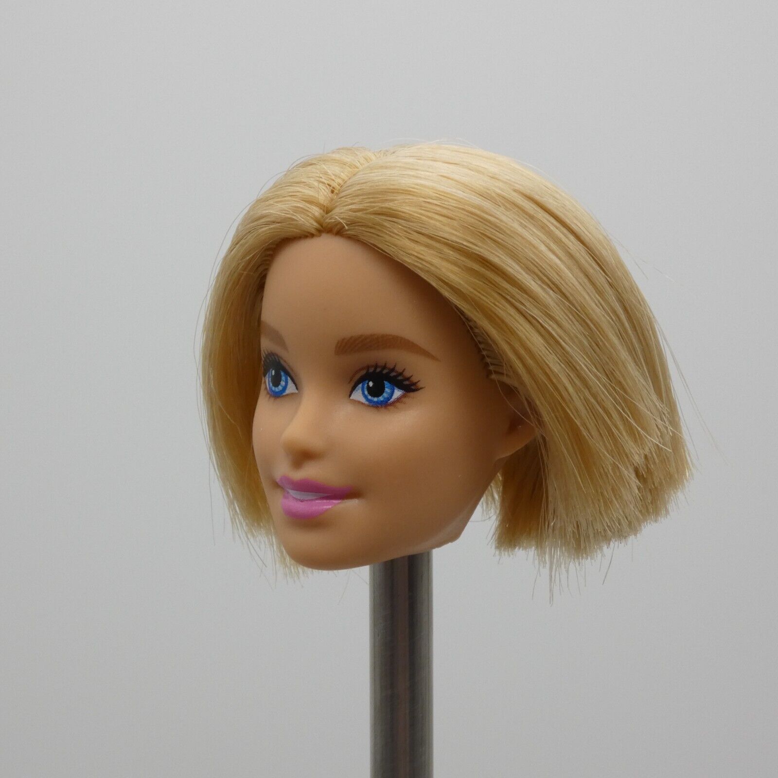 Barbie Space Discovery Astronaut Doll Head Millie Face Bob Haircut 2020 GTW30