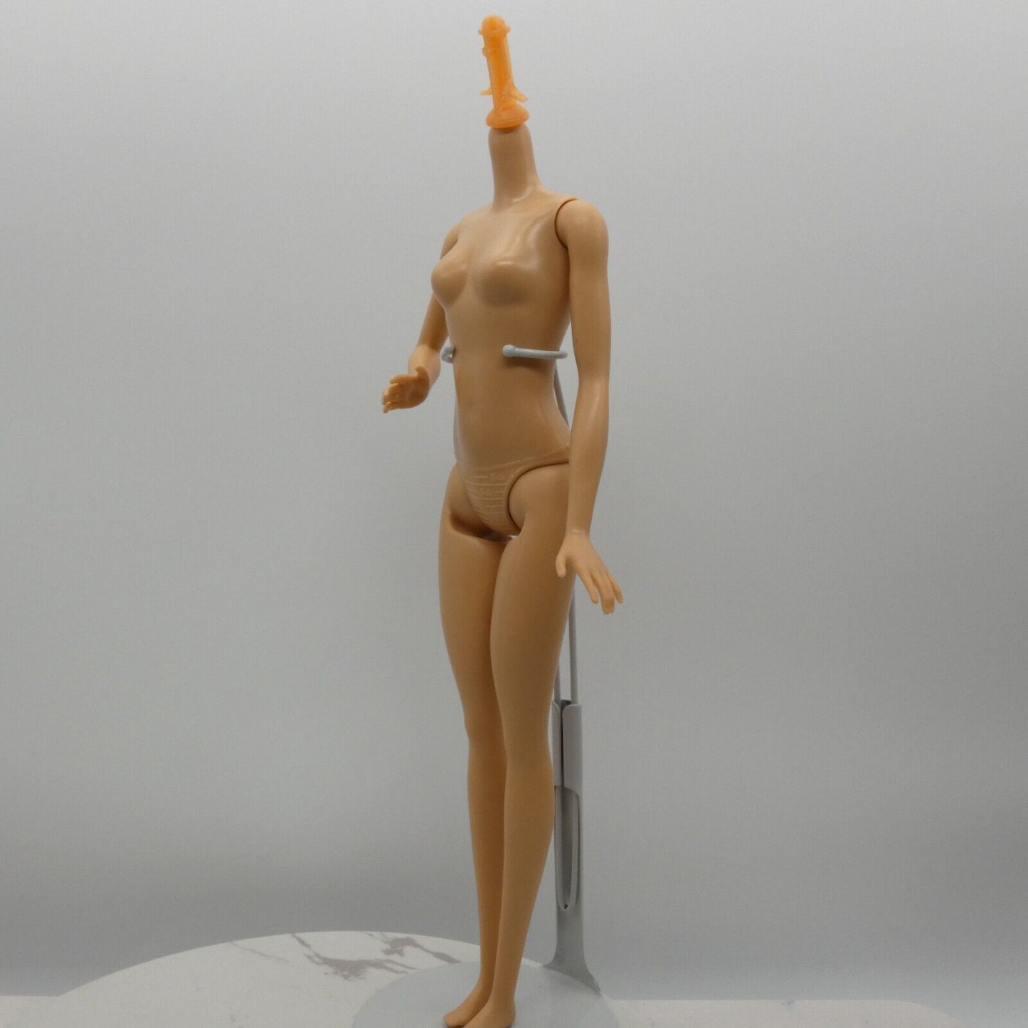 Barbie Doll Body Only Med Light Skin Right Bent Arm Flat Feet Fashionistas 2015