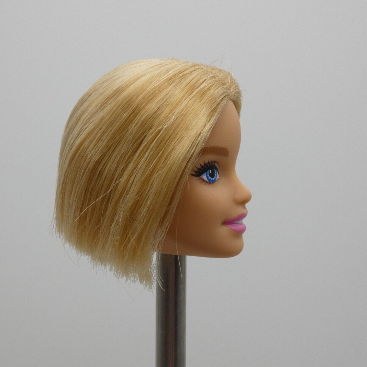 Barbie Space Discovery Astronaut Doll Head Millie Face Bob Haircut 2020 GTW30