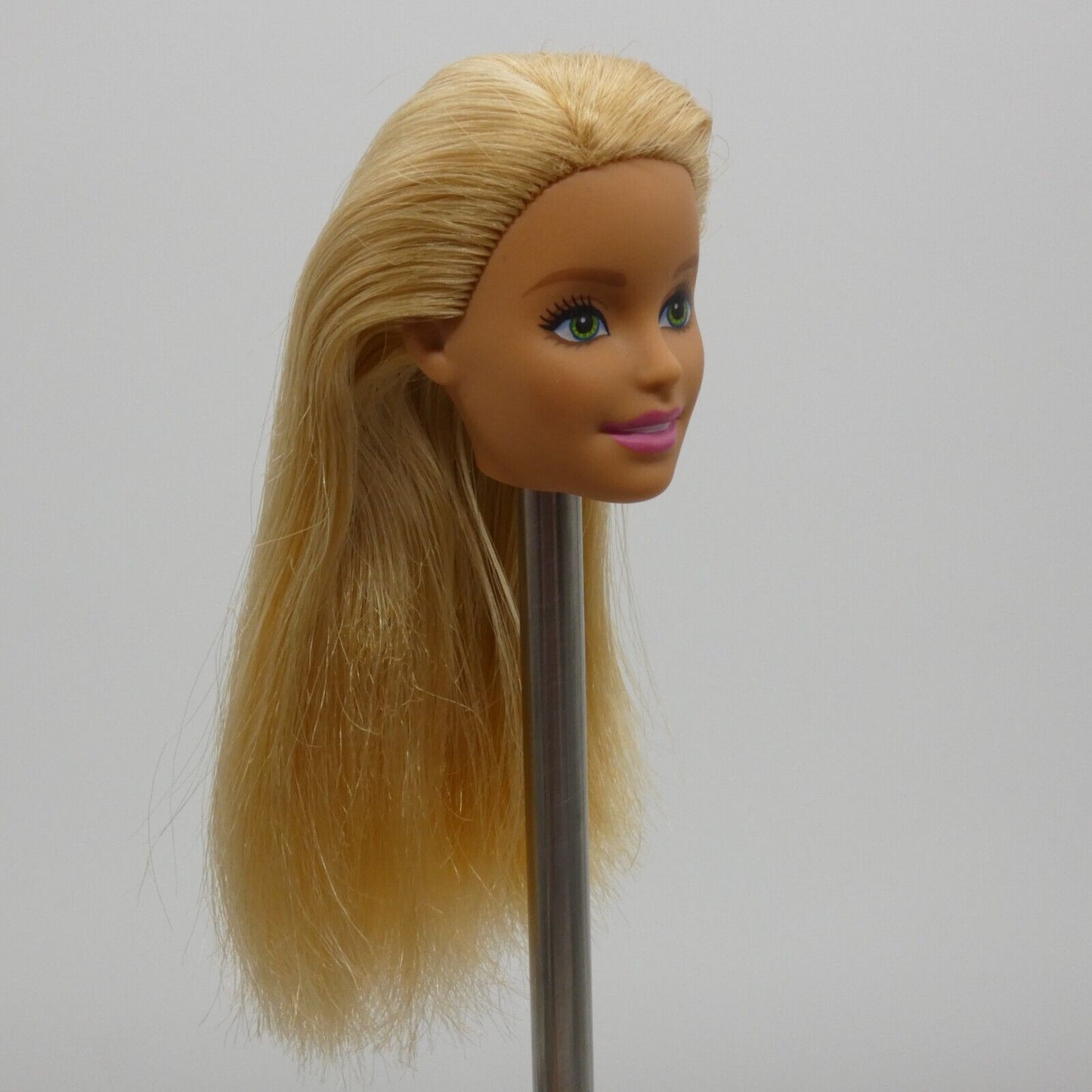 Barbie Beach Doll Head Only Millie Face Blonde Hair Green Eyes Light Skin Mattel