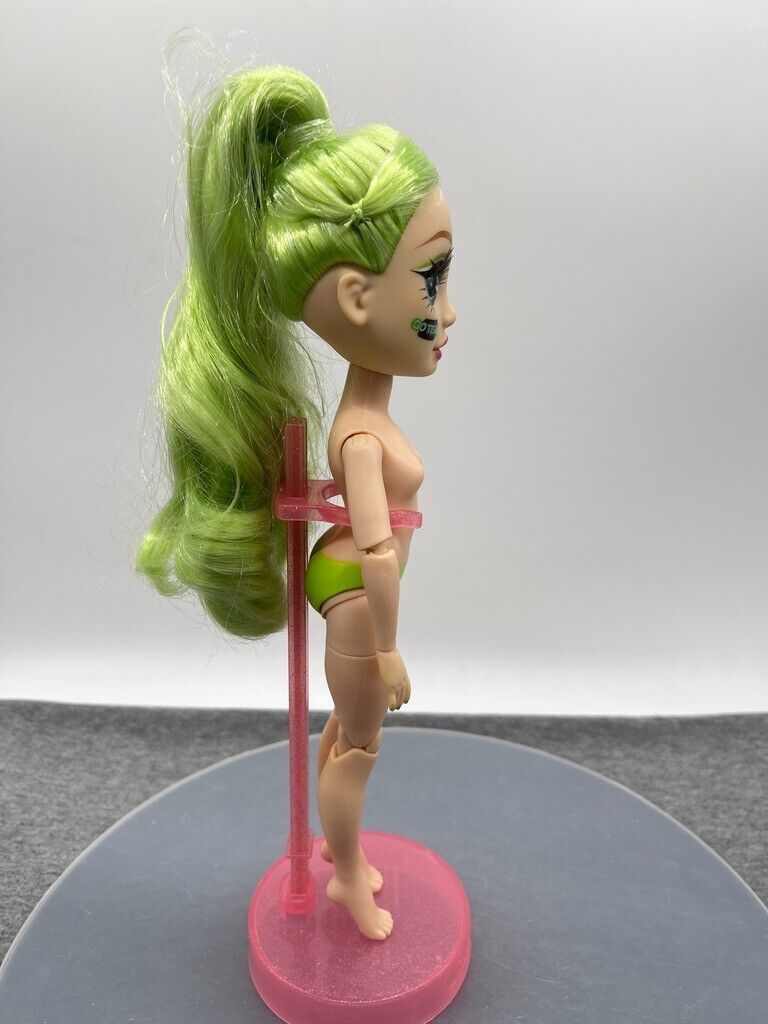 Rainbow High Jade Hunter Doll Cheer Green Hair Cheerleader 2021 Articulated MGA