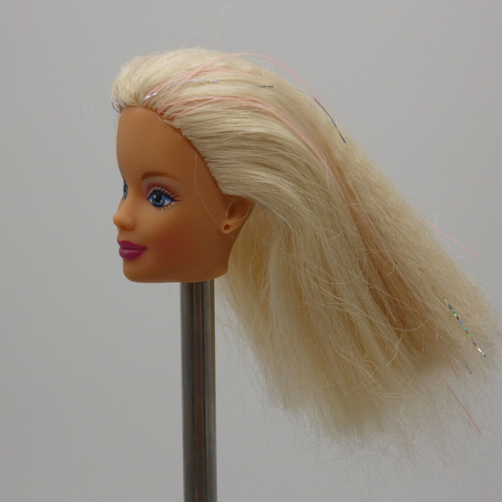 Barbie Beyond Pink Doll Head Only Mackie Face Blonde Pink Hair 1999 Mattel 20017