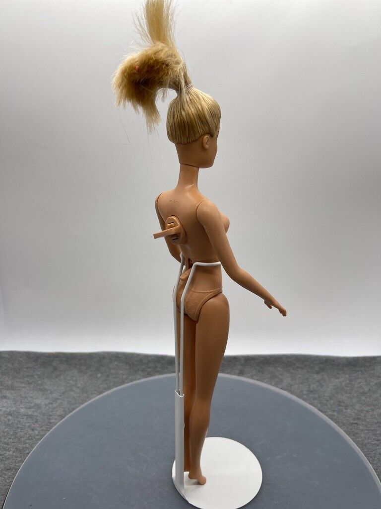 Barbie Doll Generation Girl Face Nude Swimming Motion CEO Mattel 2011 Body