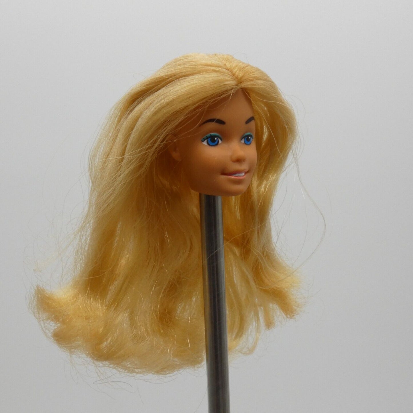 Barbie Malibu Doll Head Only SuperStar Tan Medium Light Skin Hong Kong B