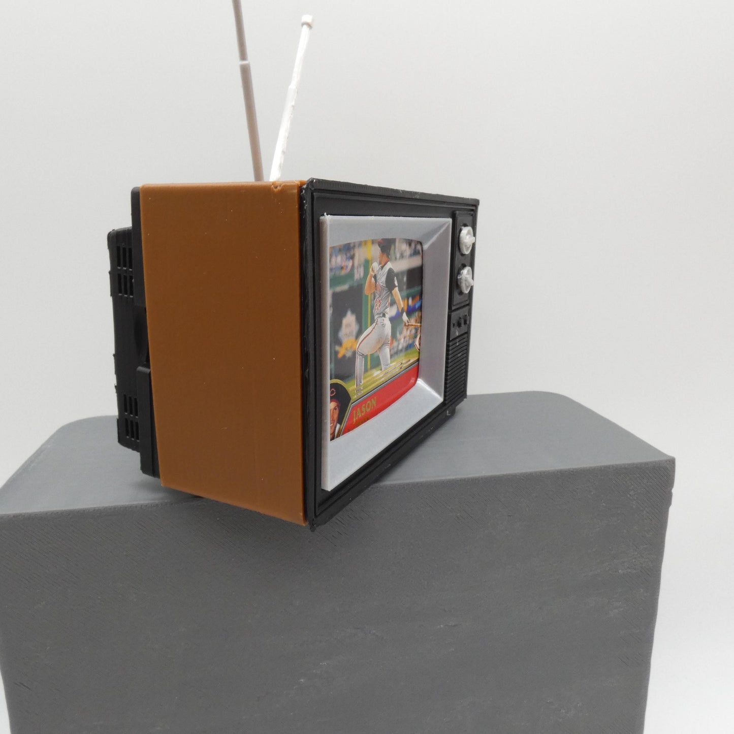 1/6 Scale Doll Furniture Decor Retro TV Tube Television Brown Wood Like Case Rabbit Ear Antennas Barbie Integrity Toys FR Bratz 1:6 Diorama