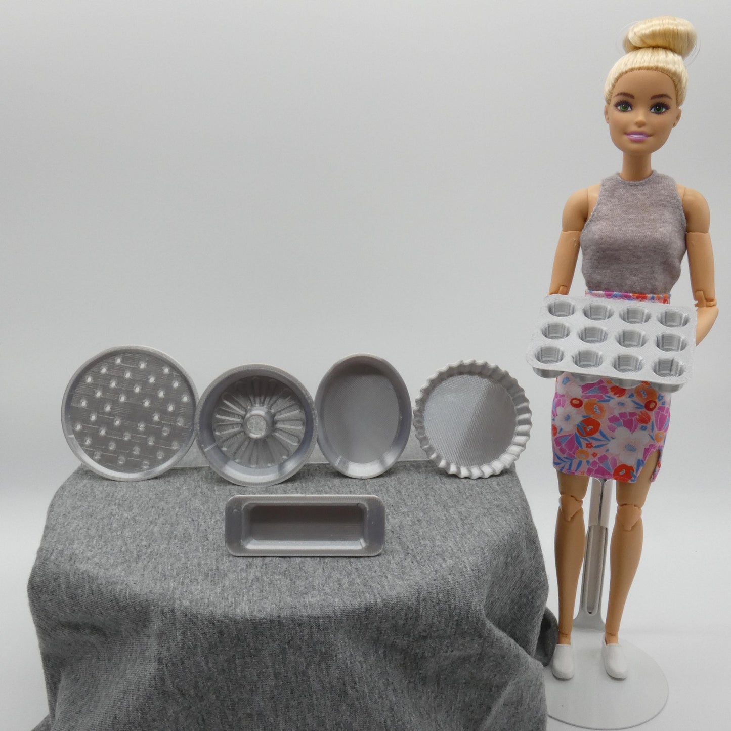 1/6 Scale Doll Furniture Set of Baking Pans Choose Your Color Barbie Ken Integrity Toys FR Bratz 1:6 Diorama