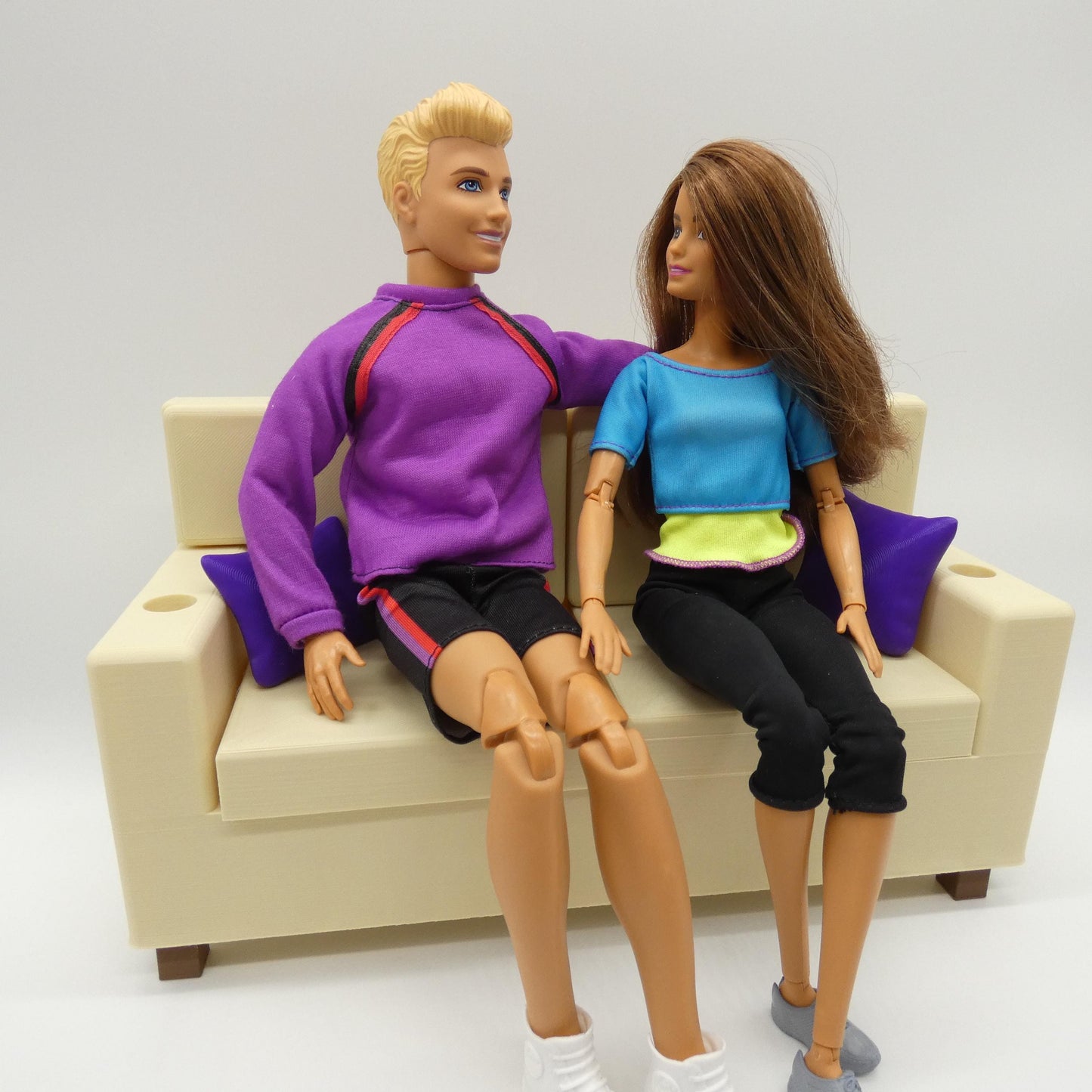 1/6 Scale Doll Furniture Couch Sofa Love Seat With 2 Throw Pillows Choose Your Own Colors Barbie Integrity Toys FR Bratz 1:6 Diorama