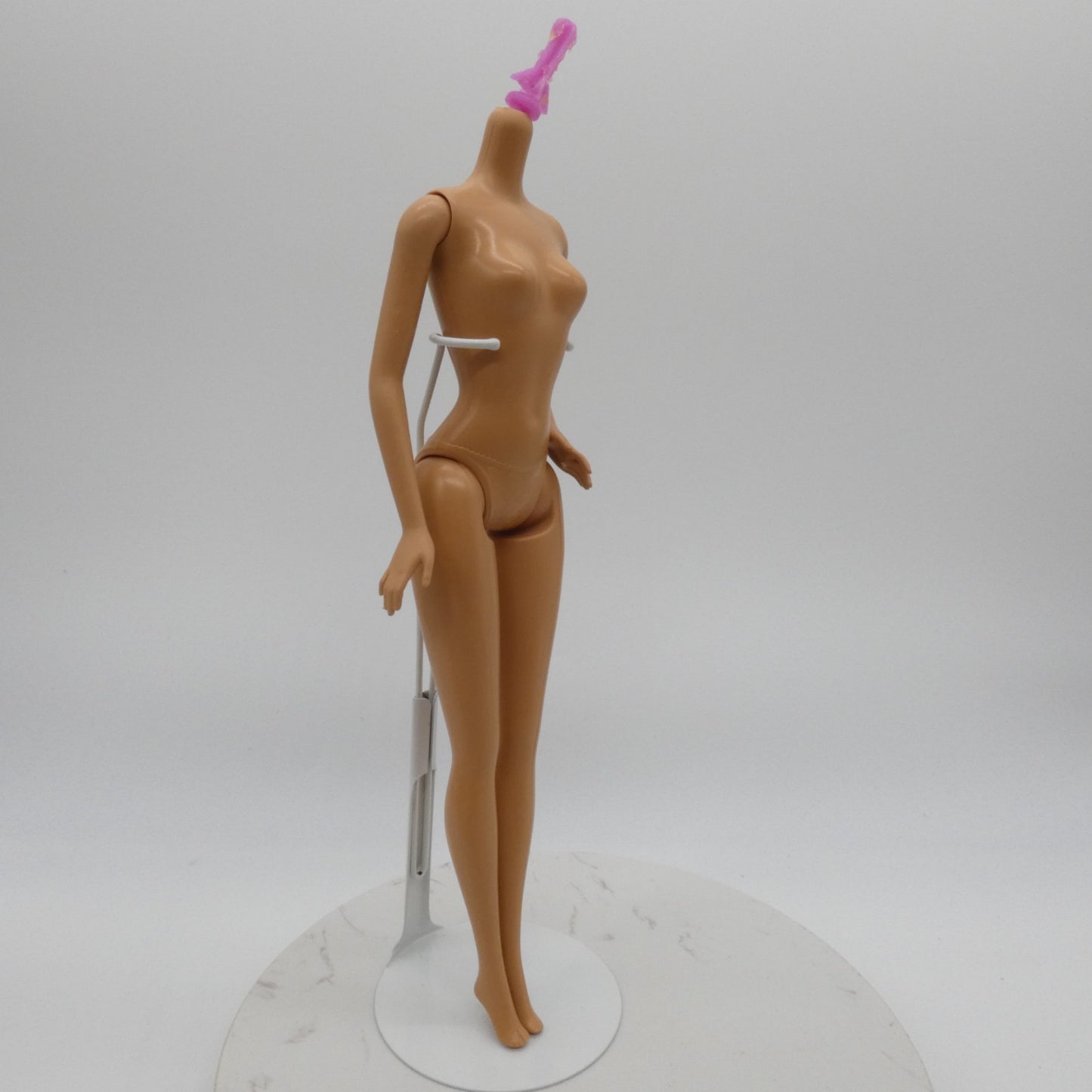 Barbie Doll Original Fashionistas Body With White Ring on Left Hand Mattel 2010s